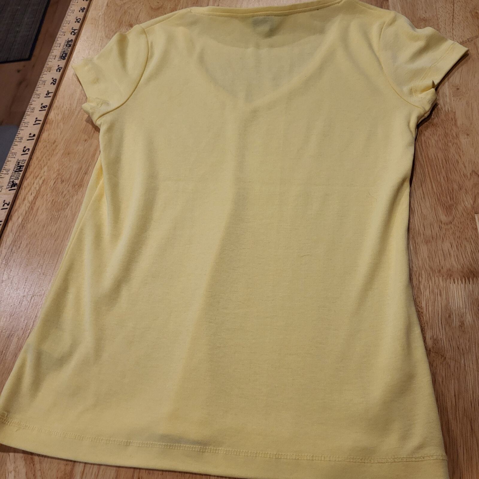 Lilly Pulitzer Basic T-shirt Butter Yellow 100% Cotton XS V-neck Cap Sleeve
