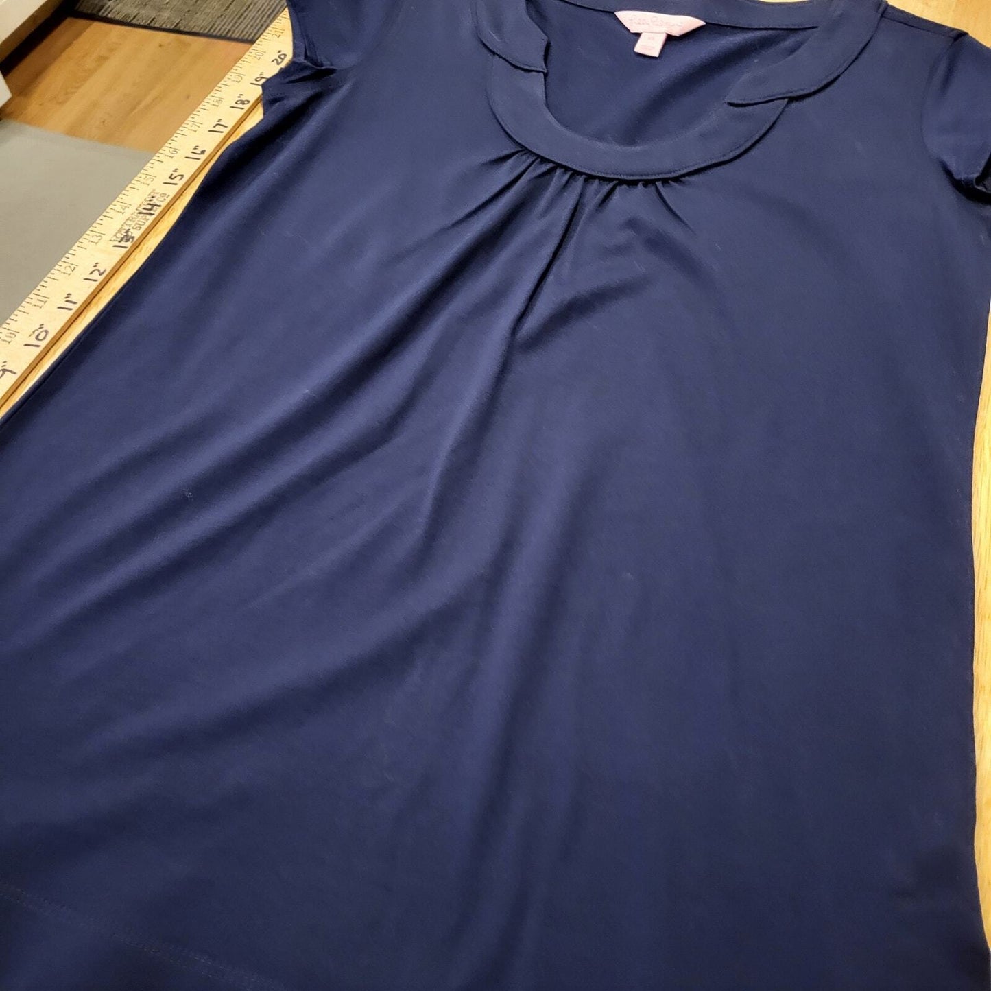 Lilly Pulitzer Navy Blue T-shirt Neck Detail Small 100% Cotton 