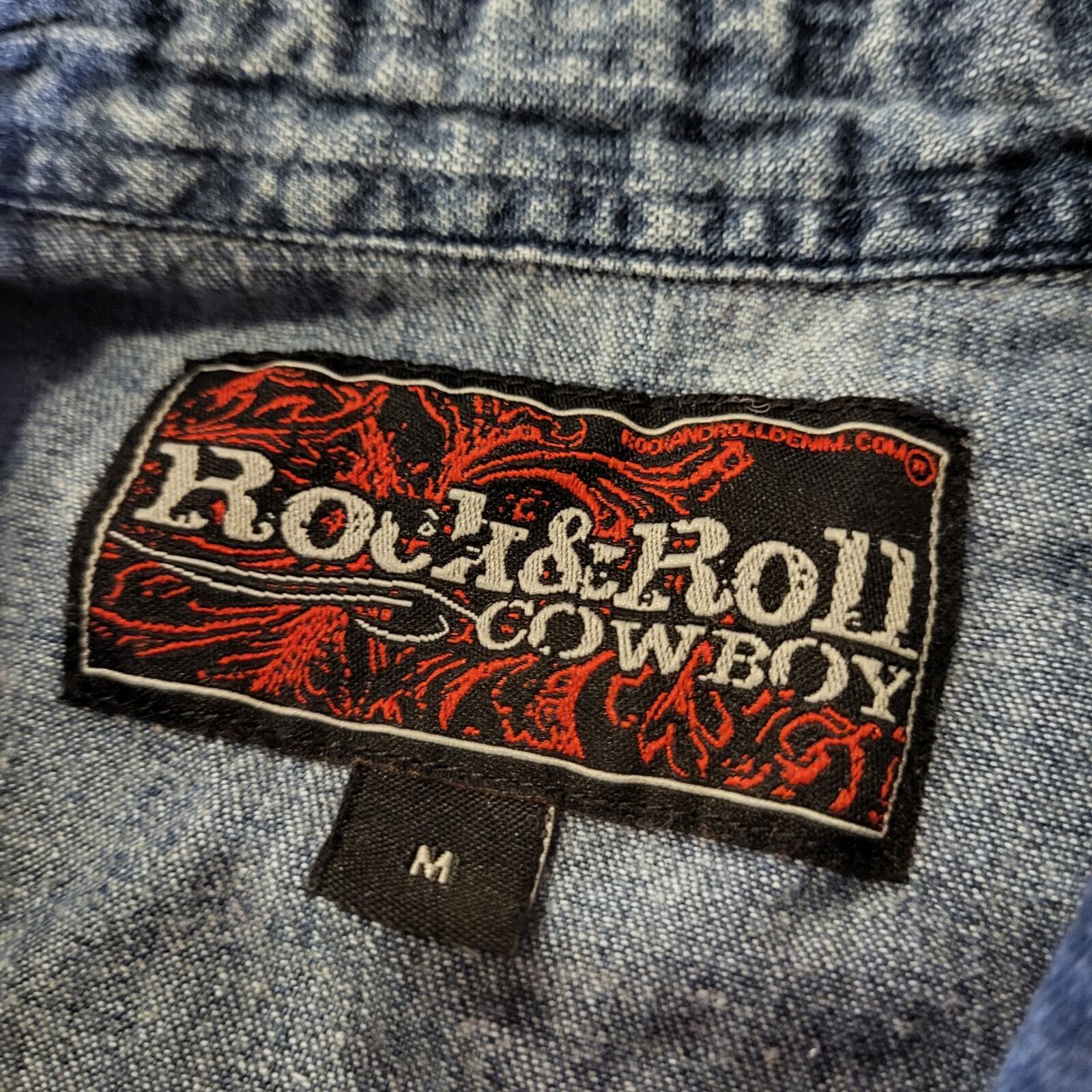 Rock and Roll Cowgirl Denim Pearl Snap Yolked Collared Button Down Long Sleeve 