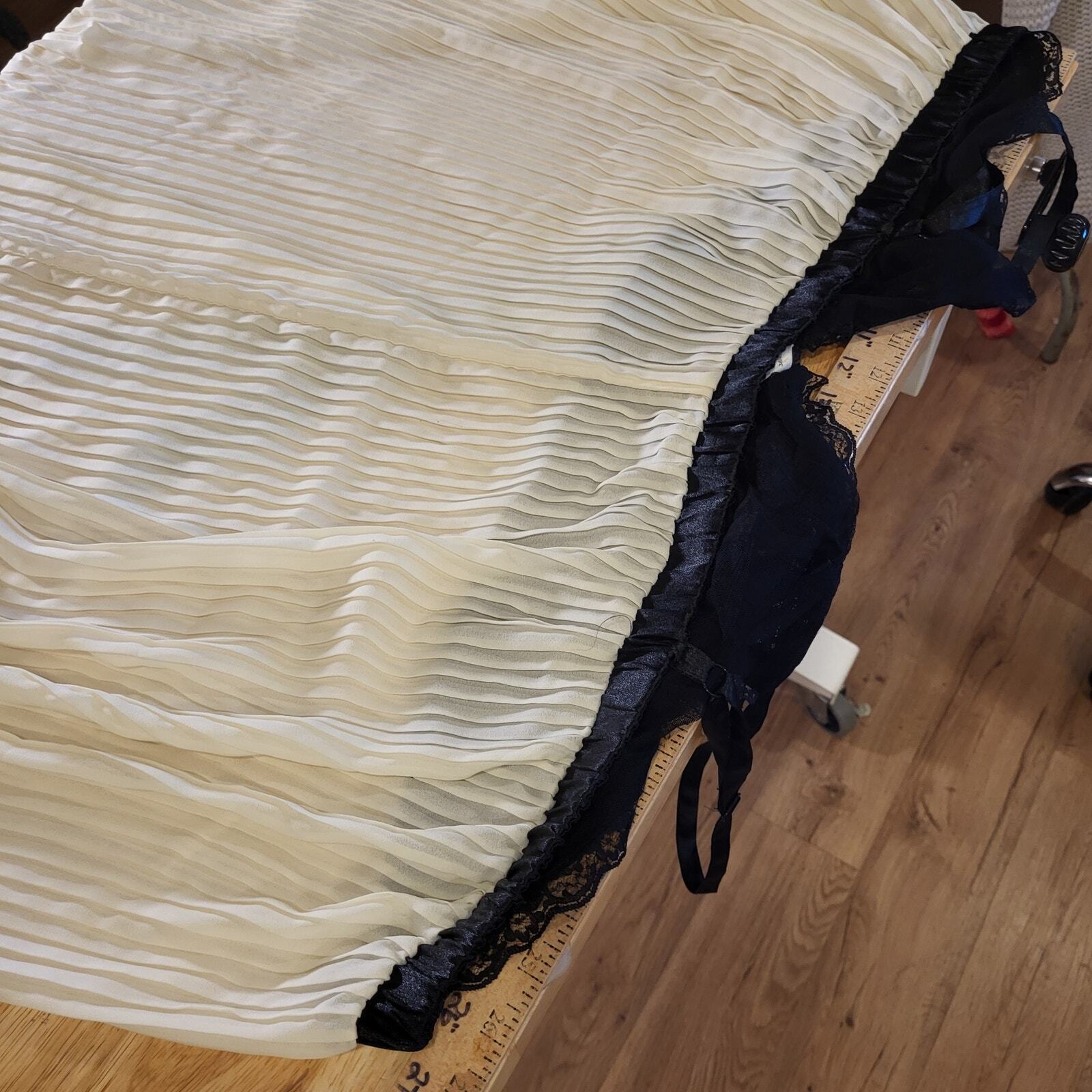 Plus size 5x 38/40 negligee black lace white pleated adjustable spaghetti strap