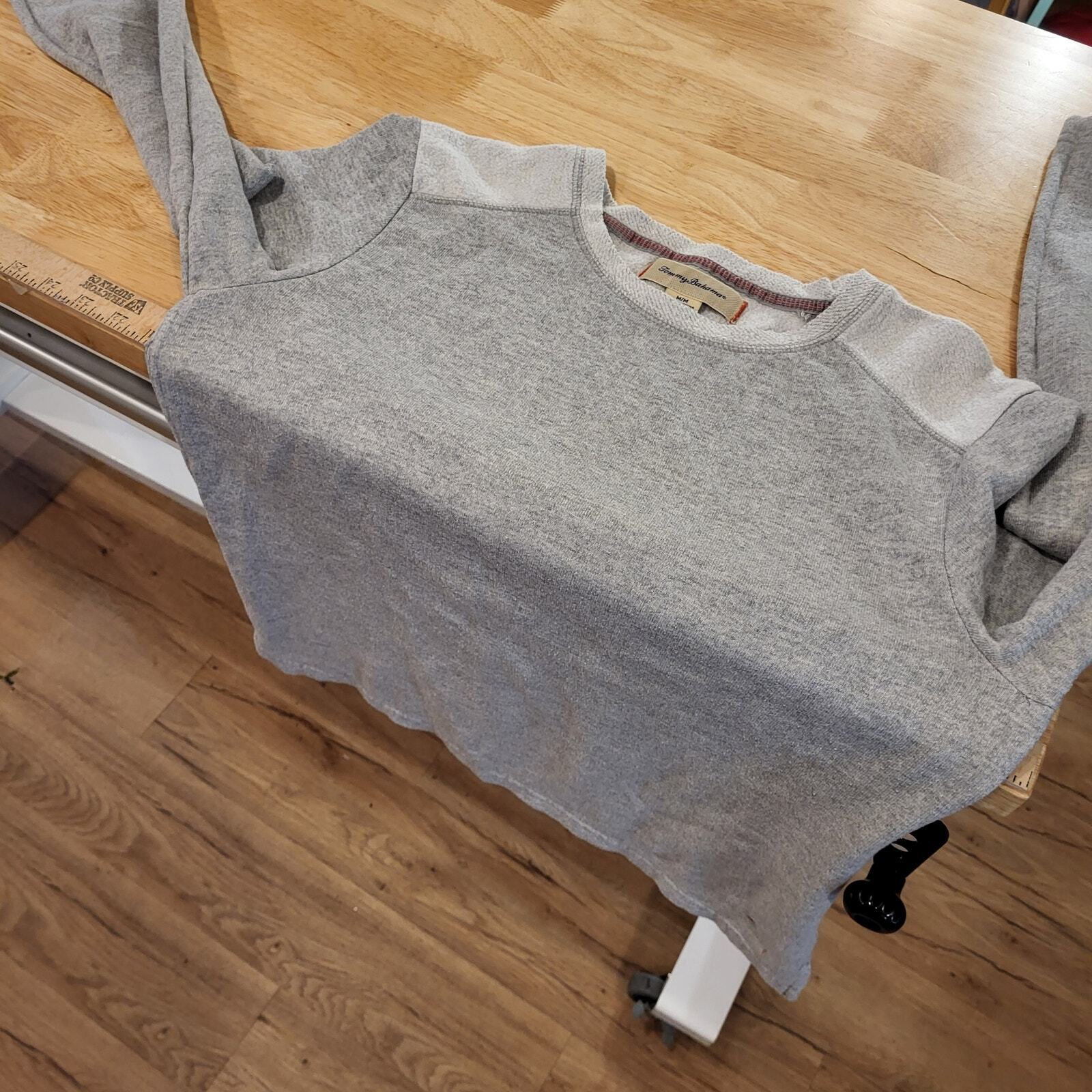 Tommy Bahama Gray Patch Shoulder Pullover Sweatshirt Medium Long Sleeve