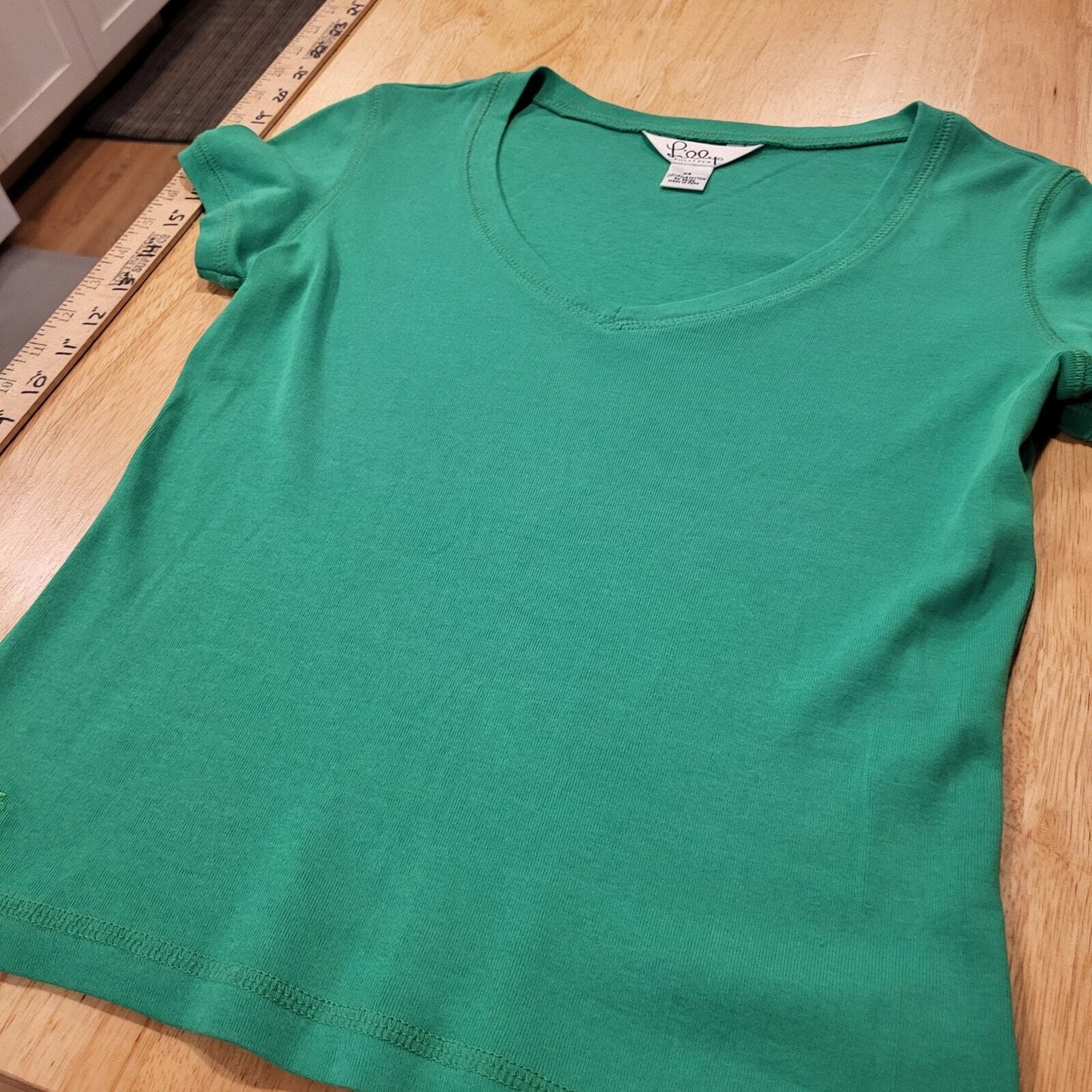 Lilly Pulitzer Green V-Neck T-Shirt 100% Pima Cotton XS