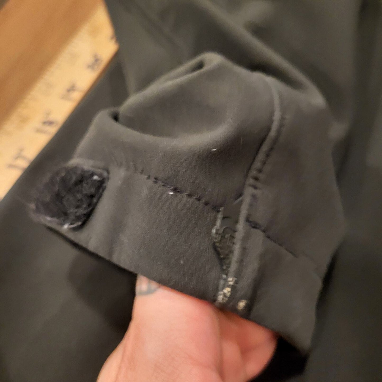 The North Face Black Large Long Sleeve Jacket 25" P2P *Missing closure on sleeve