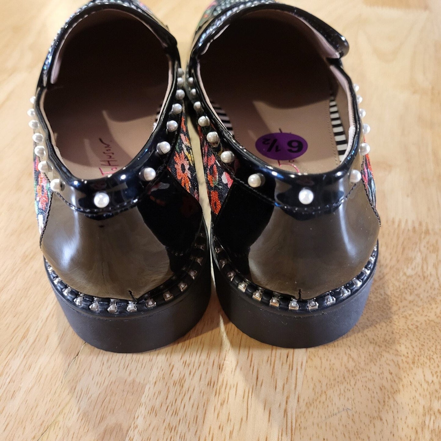 New Without Box Betsey Johnson Darian Loafer BLACK Ditsy Floral size 6.5 Rubber