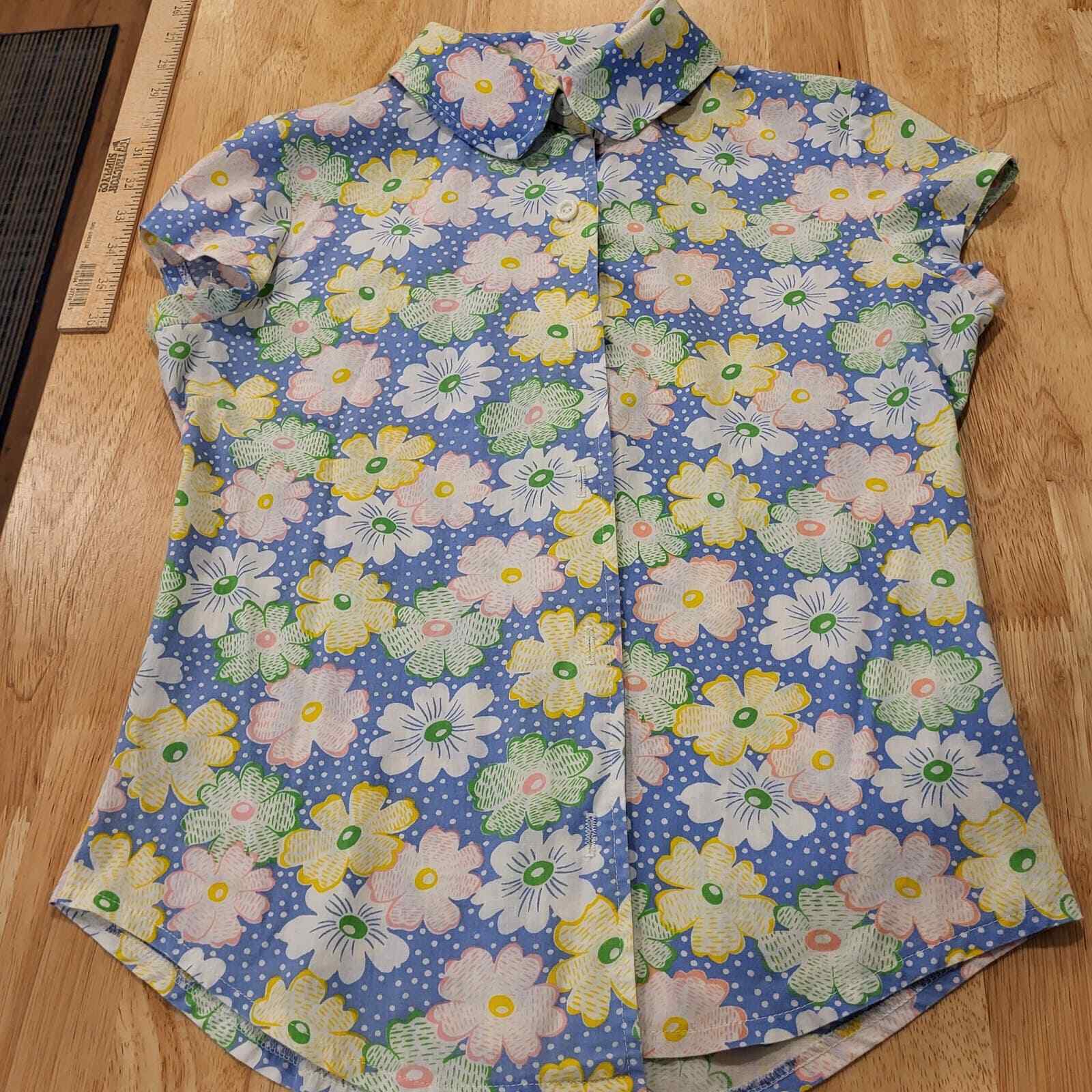Vintage floral blue background Peter Pan collar button front top