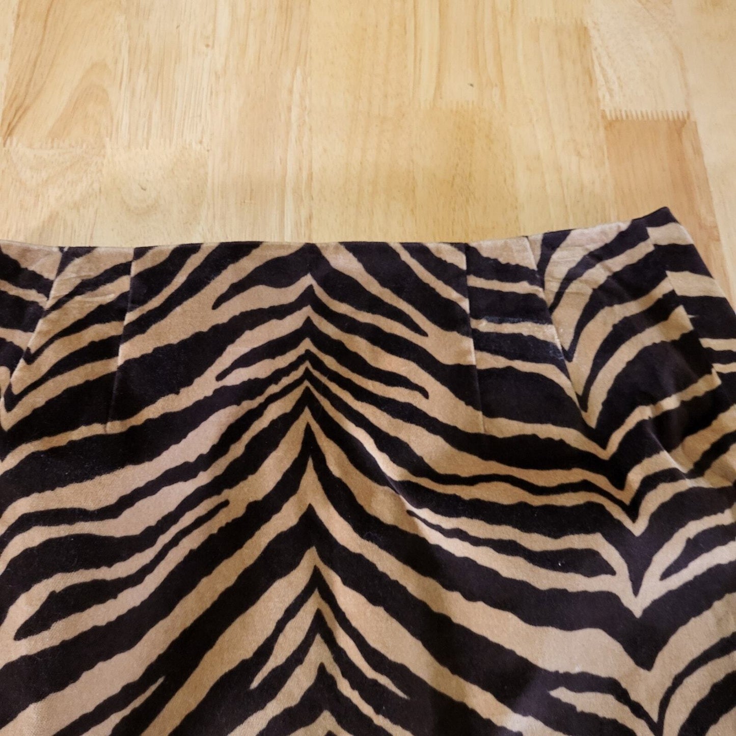 Talbots Zebra Print Microsuede Pencil Skirt Back Slit 30" Waist Stretch Size 6