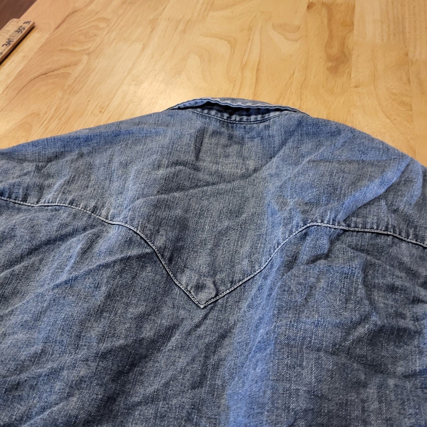 Rock and Roll Cowgirl Denim Pearl Snap Yolked Collared Button Down Long Sleeve 