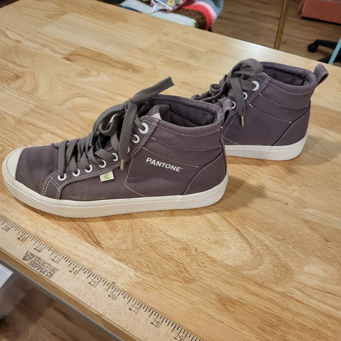Cariuma Brazilian Pantone Gray Canvas High Top Sneakers 9.5 Women 8 Mens