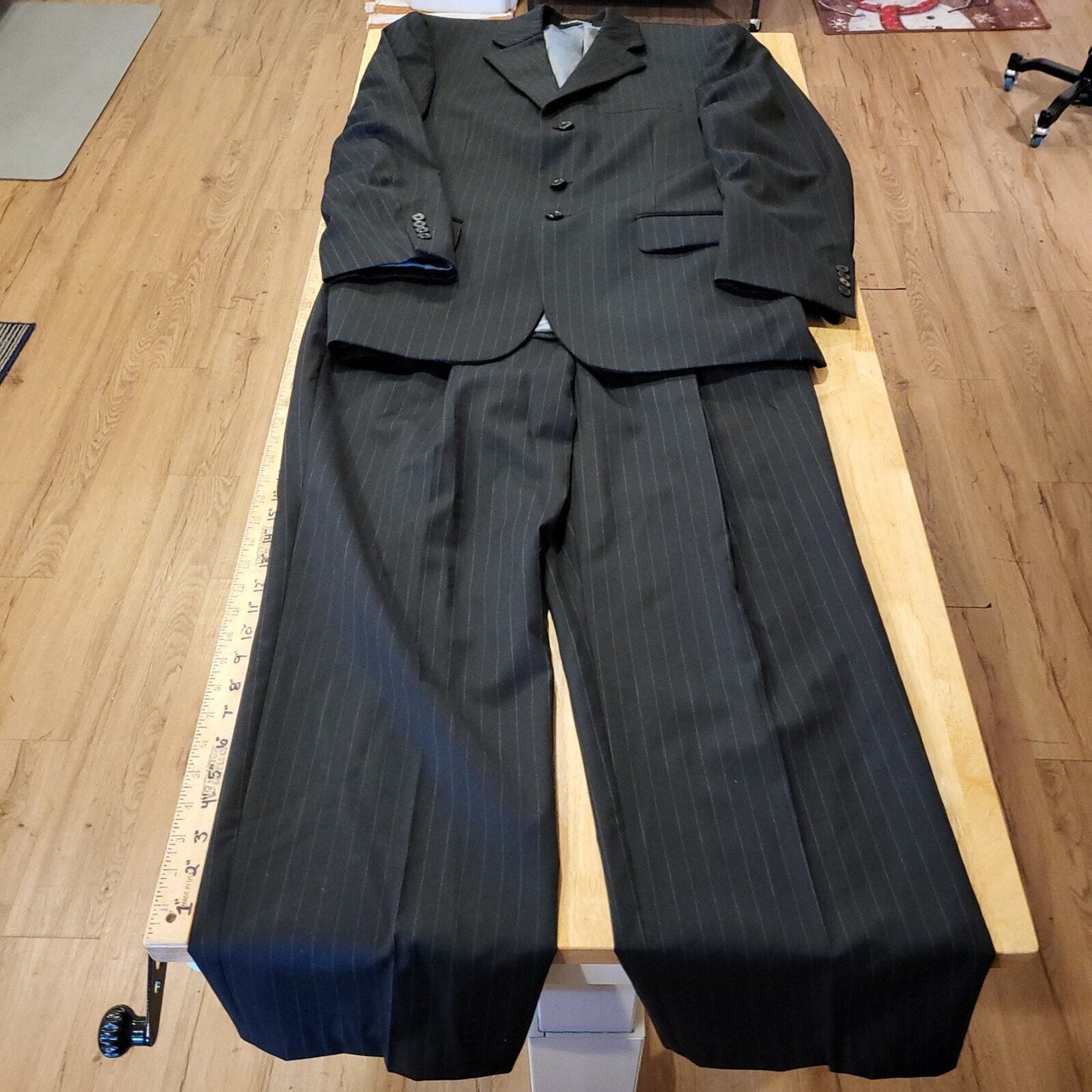 Andrew Fezza Fusion Men's Suit Coat & Pants 34" Waist 20" P2P Pinstripe pleated