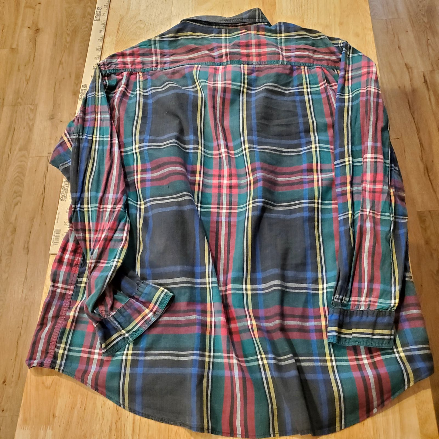 Dockers 100% Cotton XL Plaid Button Down (Small hole on shoulder)