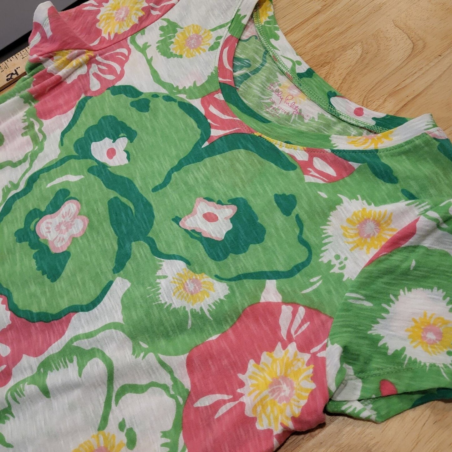 Lilly Pulitzer Floral Pink & Green T-shirt Dress Small Jersey 18" P2P