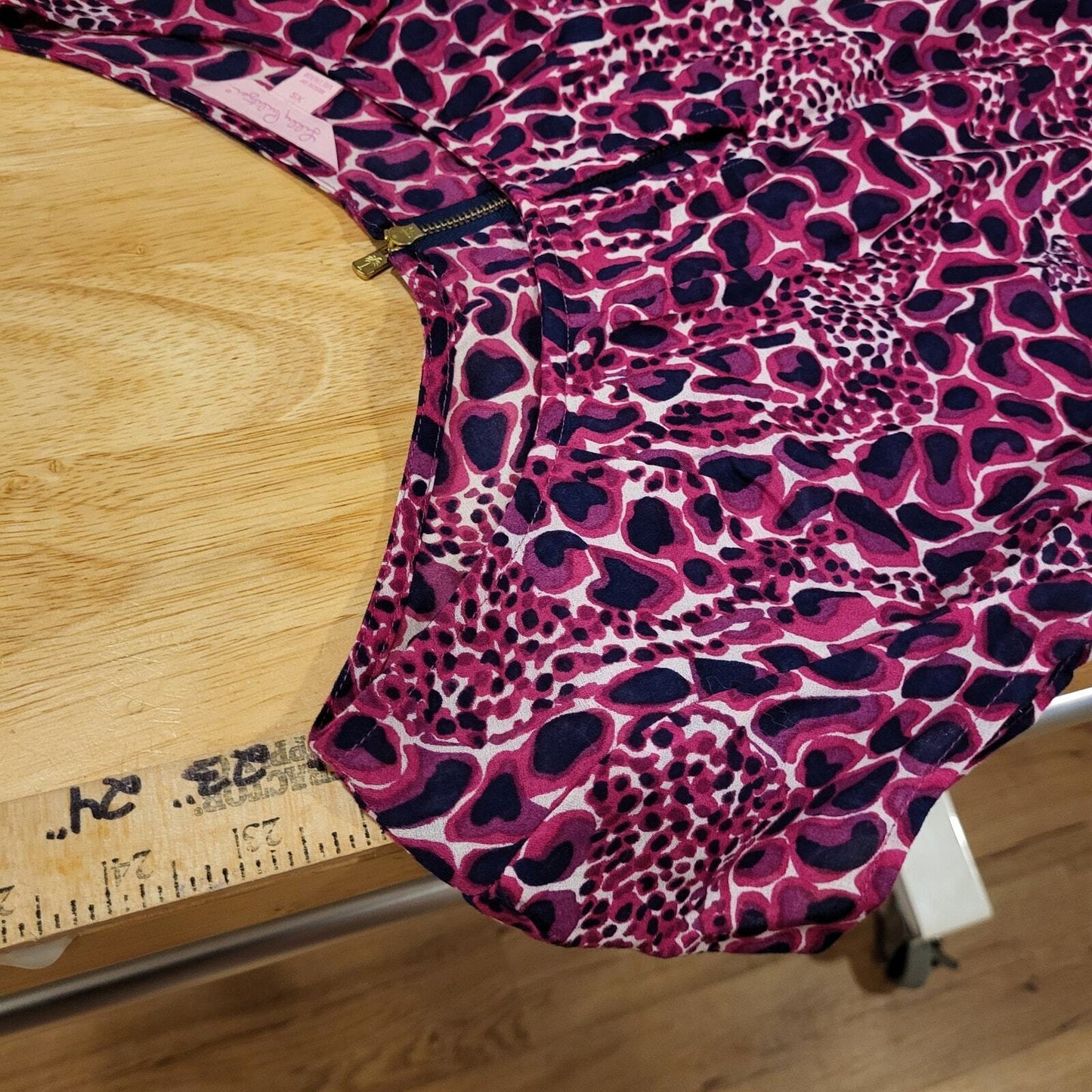 Lilly Pulitzer Pink Leopard Print Cap Sleeve T-shirt XS 22" P2P Cotton