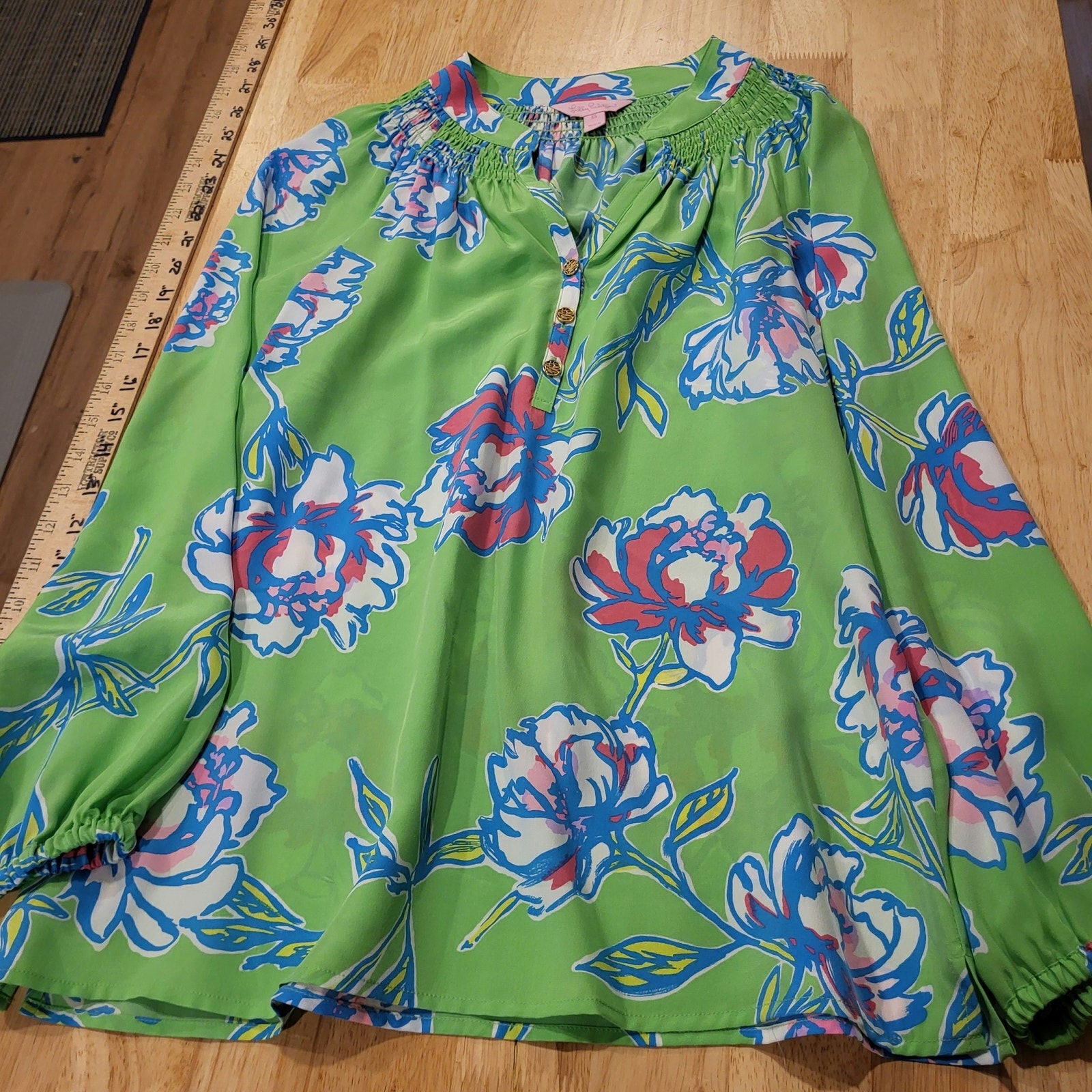 Lilly Pulitzer Green rayon Floral Blouse Long Sleeve gold button gathered neck