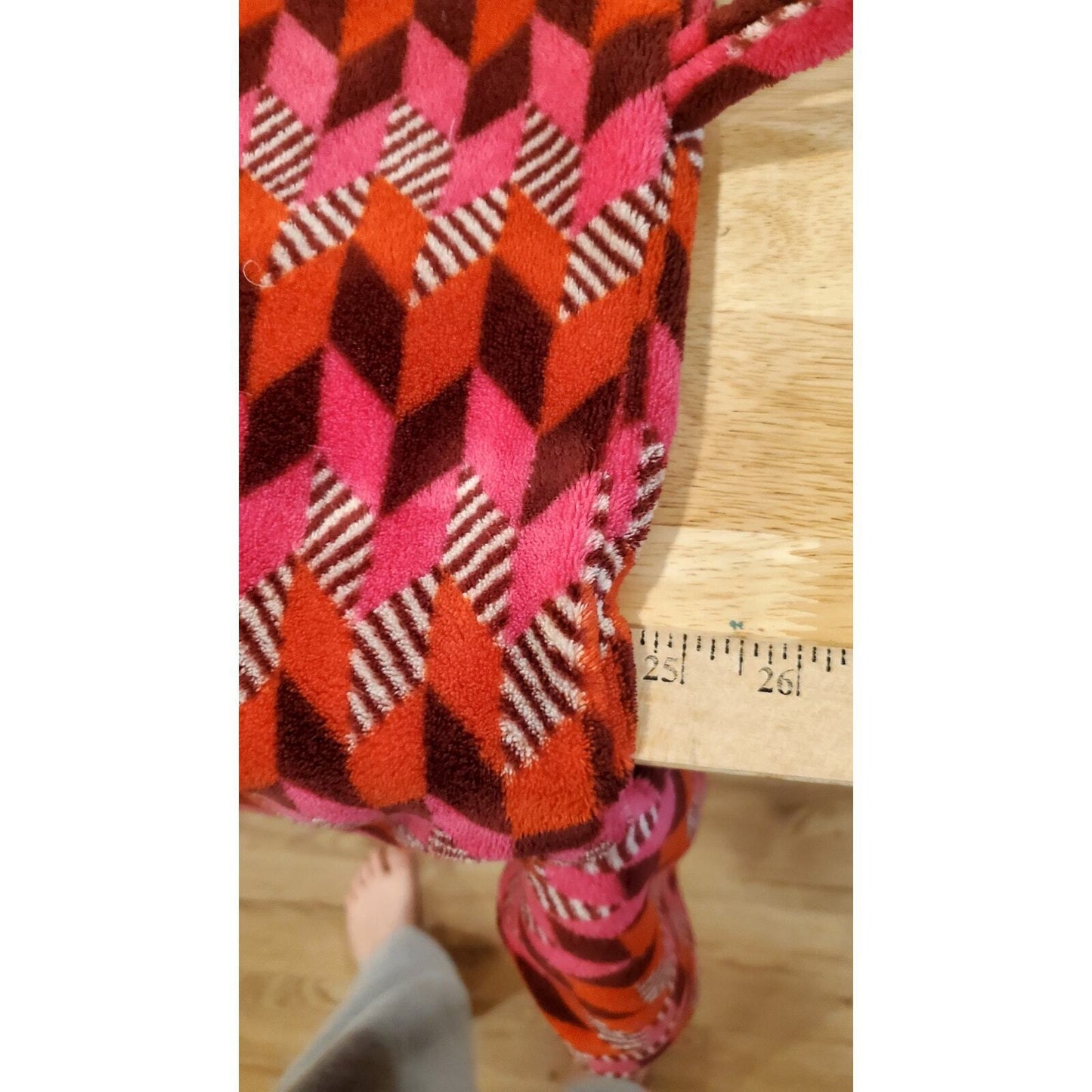 Vera Bradley Geometric Print Fleece Short Robe Pink & Red Soft