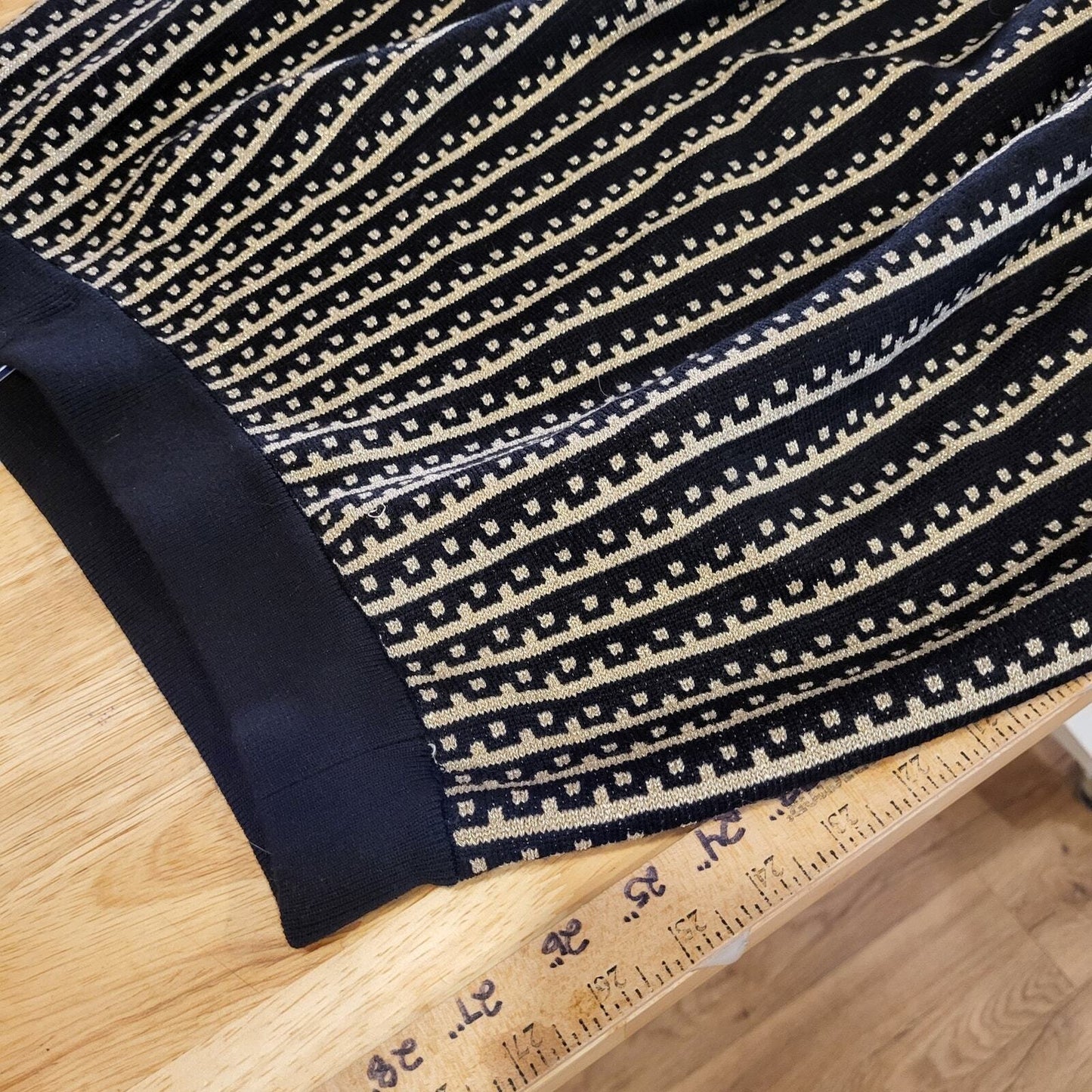 NEW With Tag Lark + Gray Knit Black & Gold A-line Skirt Stretch Viscose Metalic