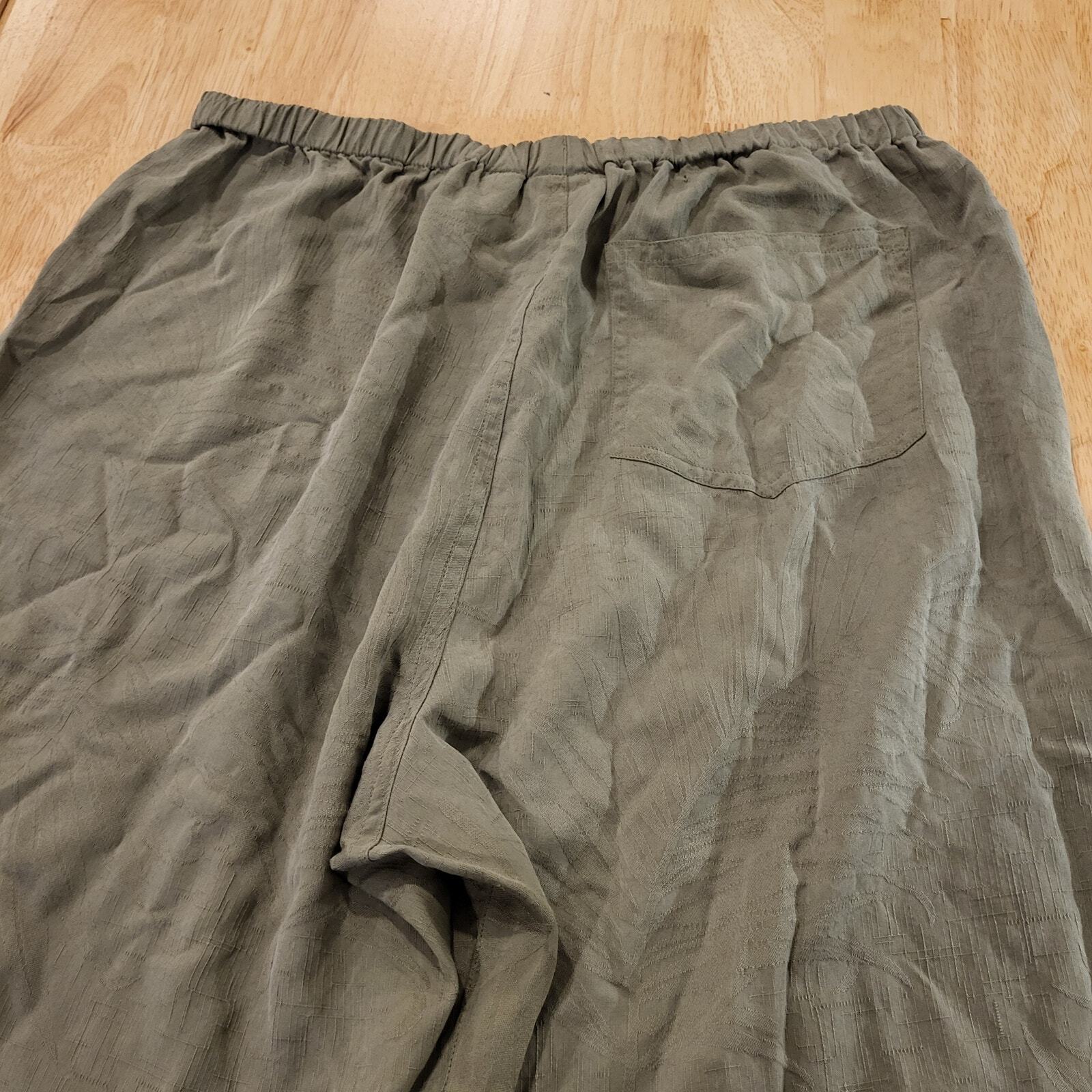 Vintage Chico Designs Size 1 100% Silk Elastic Waist Green Palm Design 28" 