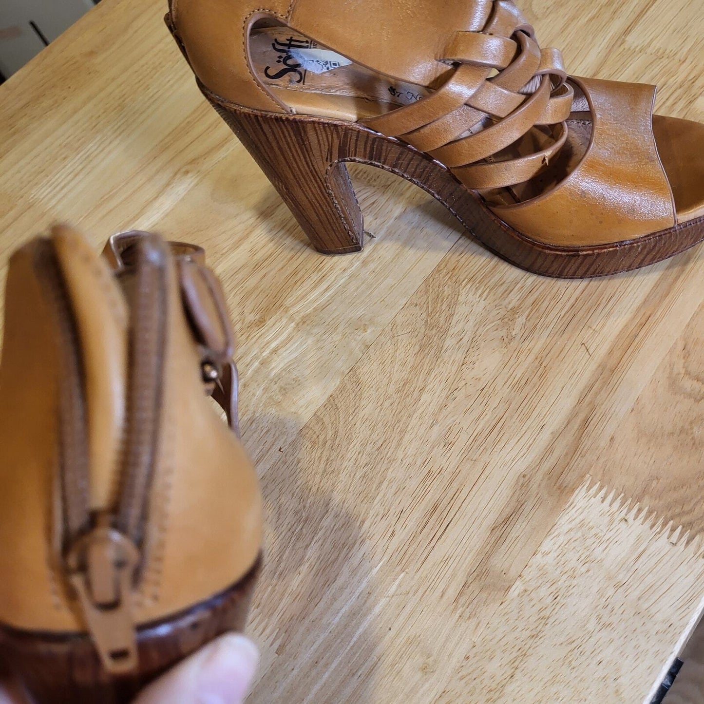 Sofft Beige Strappy Leather Platform Heel 7.5 