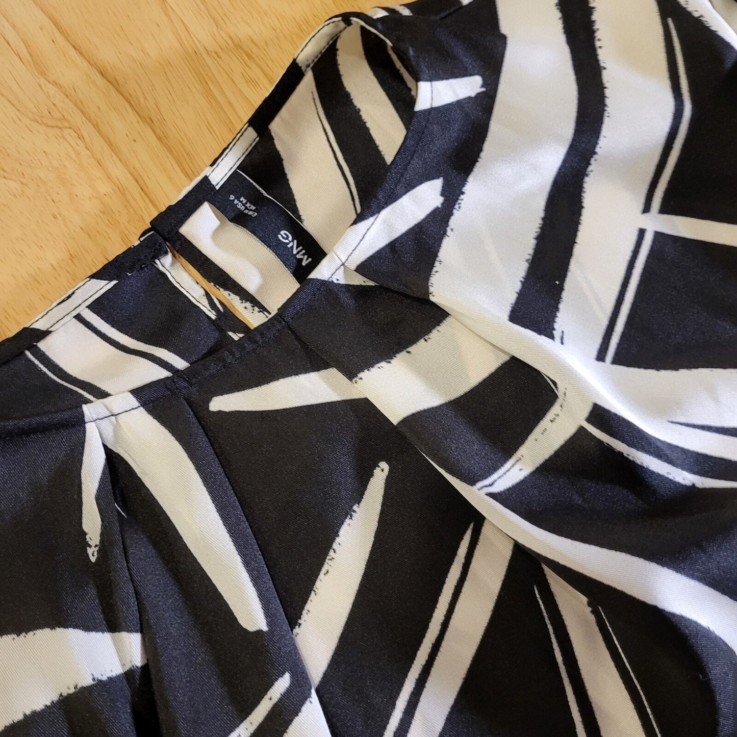 Mango Abstract Print Long Sleeve Mini Dress sz 6 20" P2P 30" Long
