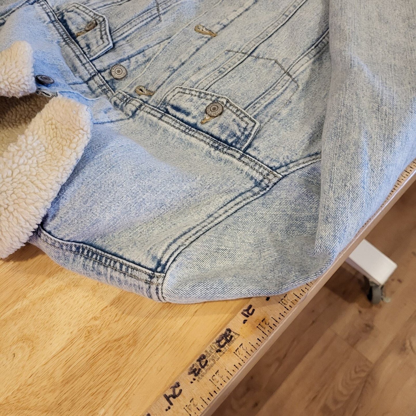 Old Navy Shearling Lined Denim Jean Jacket Size Large 