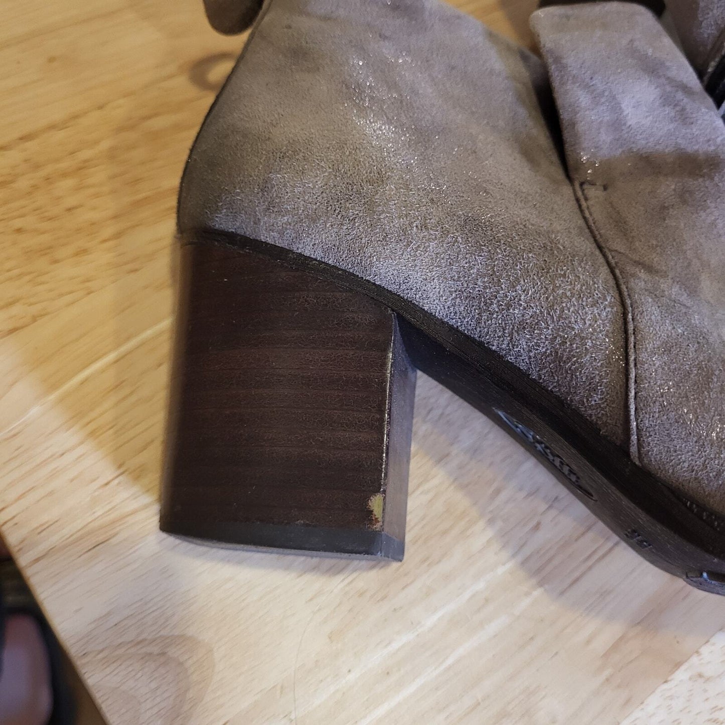 Sofft Metallic Gray Suede Block Heel Booties Size 8