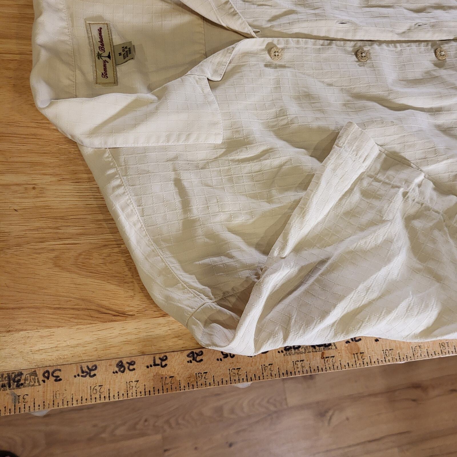 Tommy Bahama Beige Waffle Weave Short Sleeve 100% Silk Button Down Medium