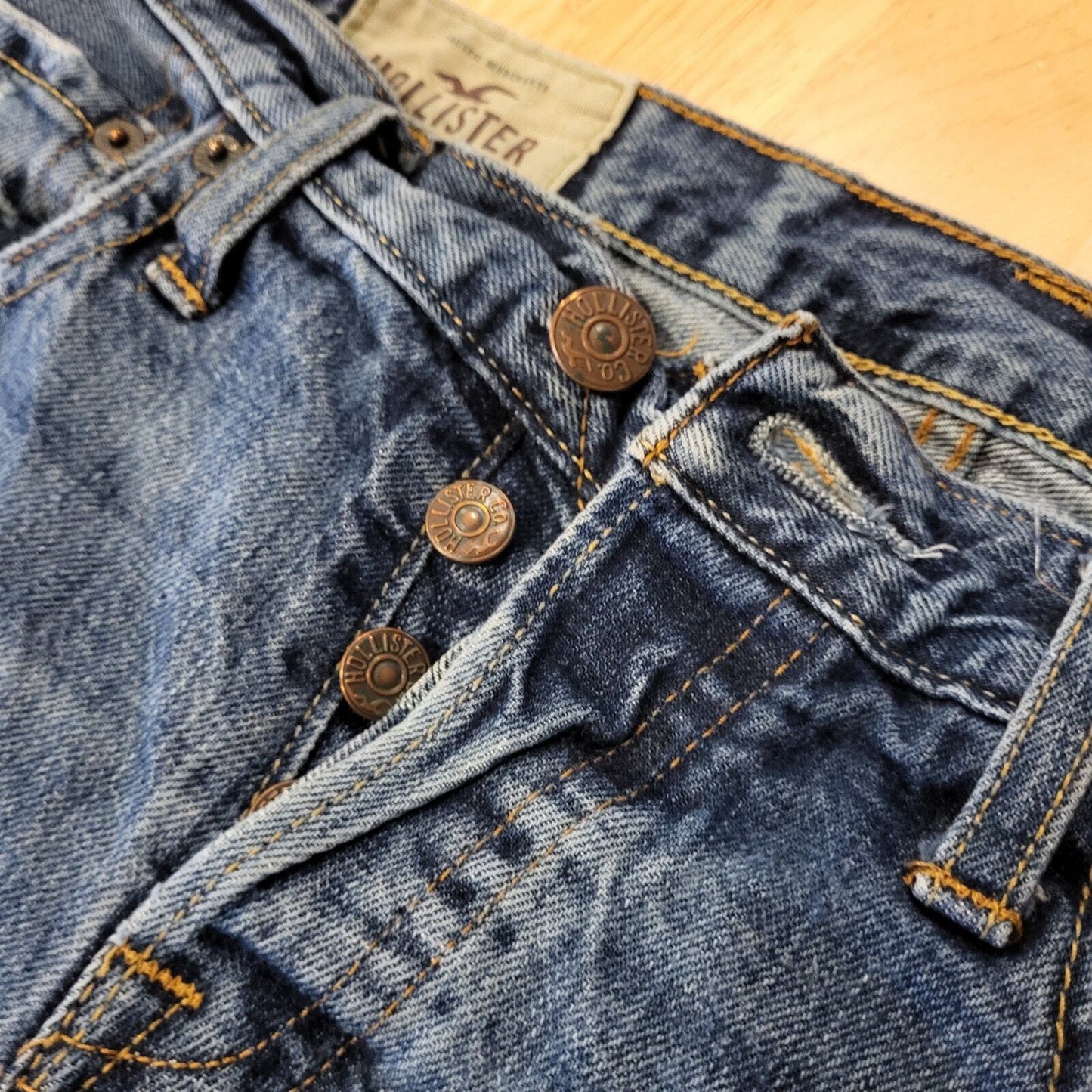 Hollister 31x30 Medium Wash Distressed Denim Jeans 