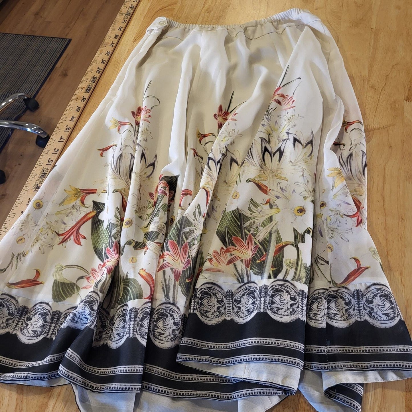 Soft Surroundings Floral Print Cream Circle Skirt Petite Small