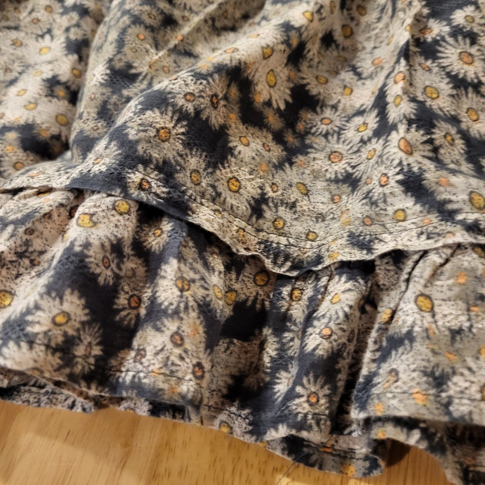 True craft Daisy print navy blue ruffle mini skirt elastic waist lined cotton