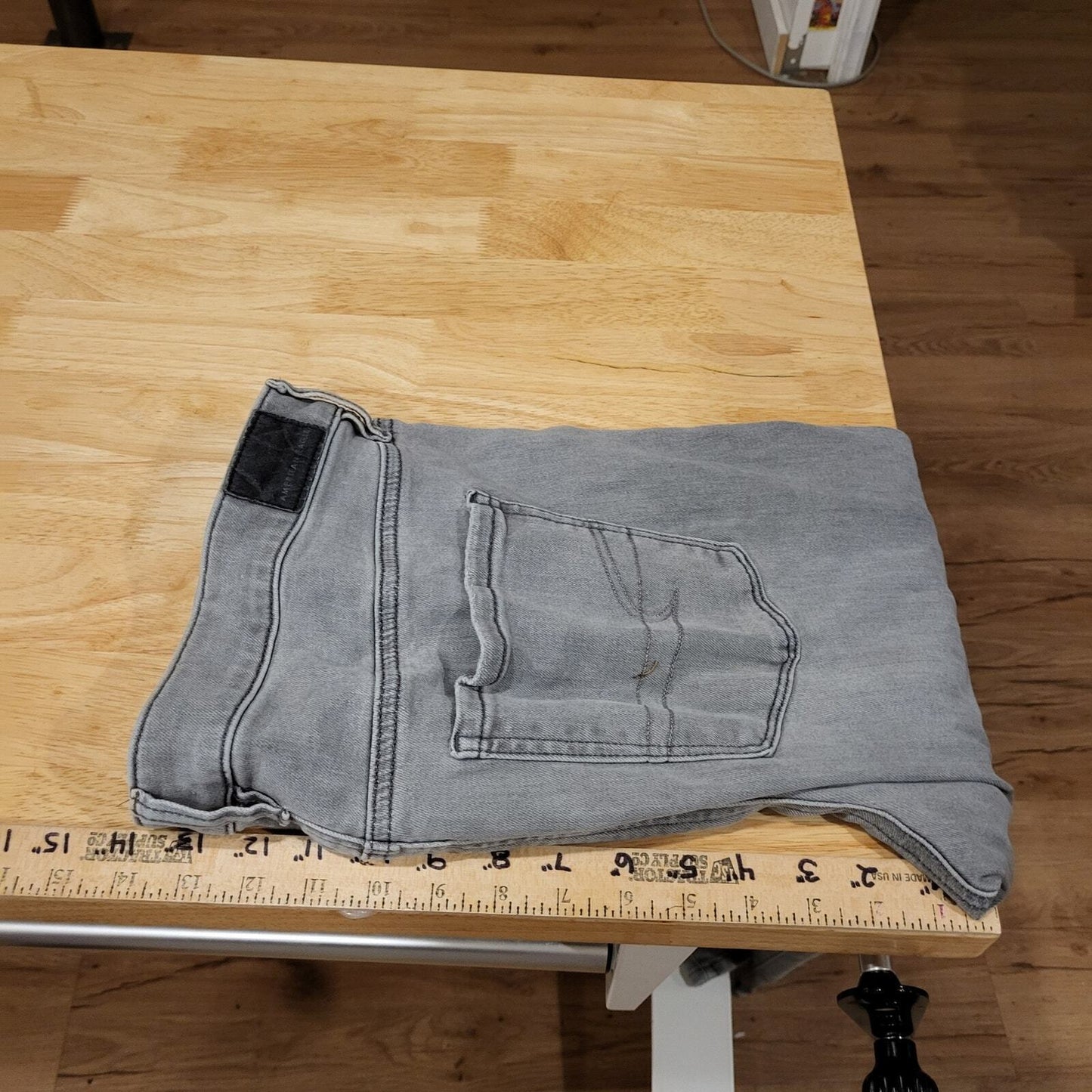 American Eagle Gray High Rise Jeggings 12 Long Distressed 41" Long 