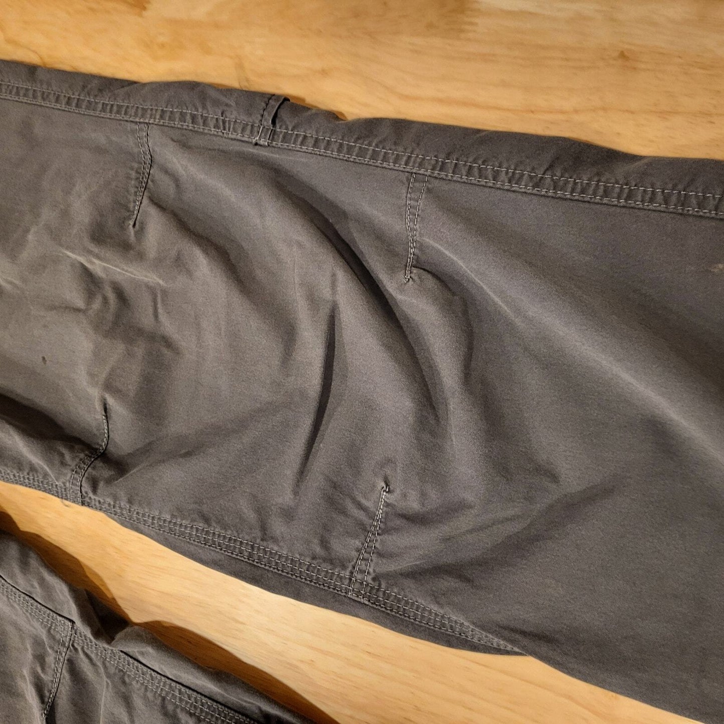 Kuhl Radikal Men's Charcoal Pants Pocket Knee Detail (Some Wear & Staining)
