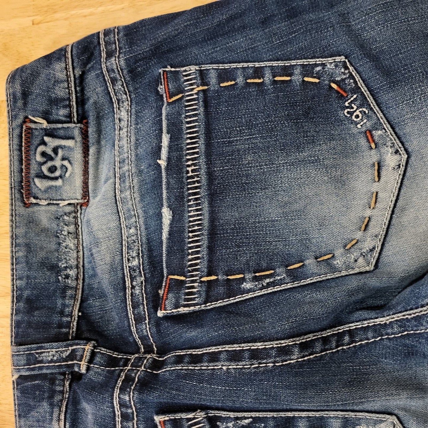 1921 Bootleg Flare Jeans Y2K 33" Inseam 12" Rise Stitch Pocket Detail