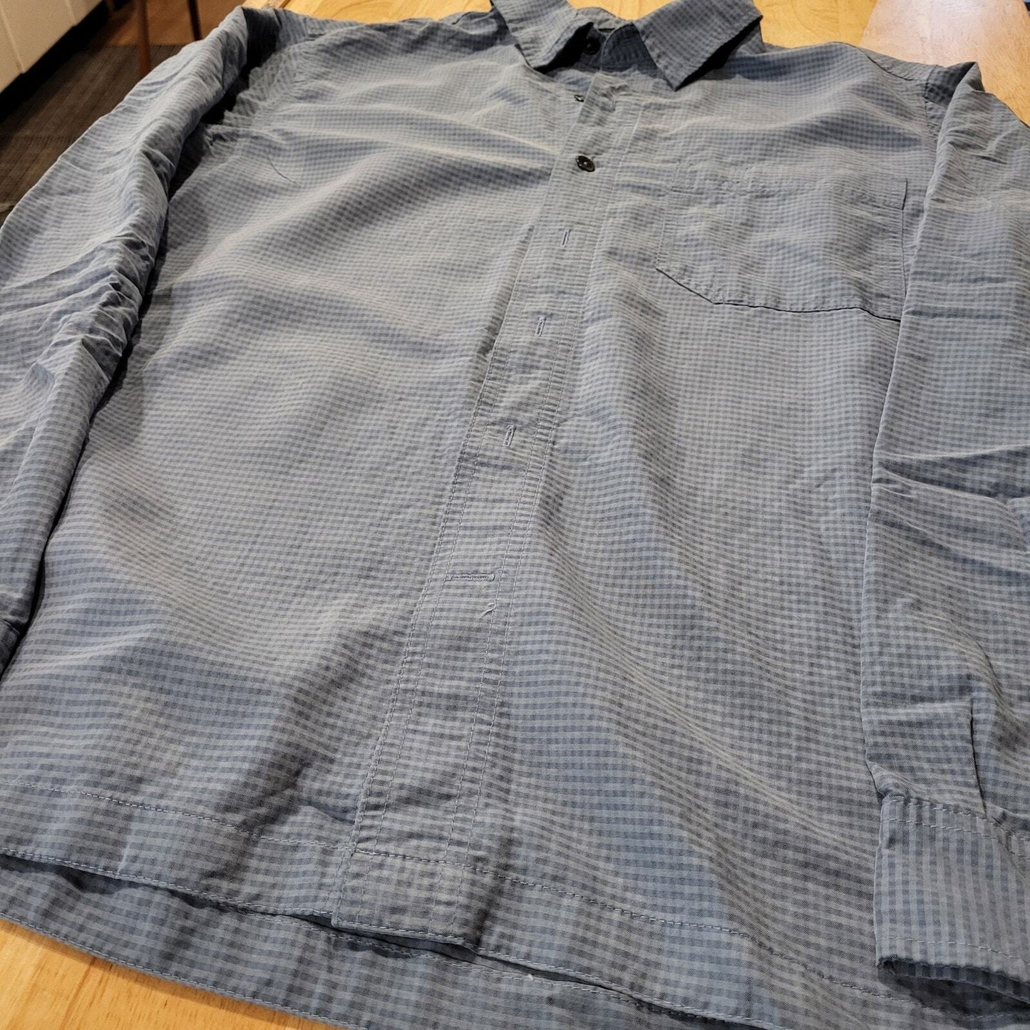 Royal Robbins Blue Short Sleeve Collared Button Down Woven Shirt Medium