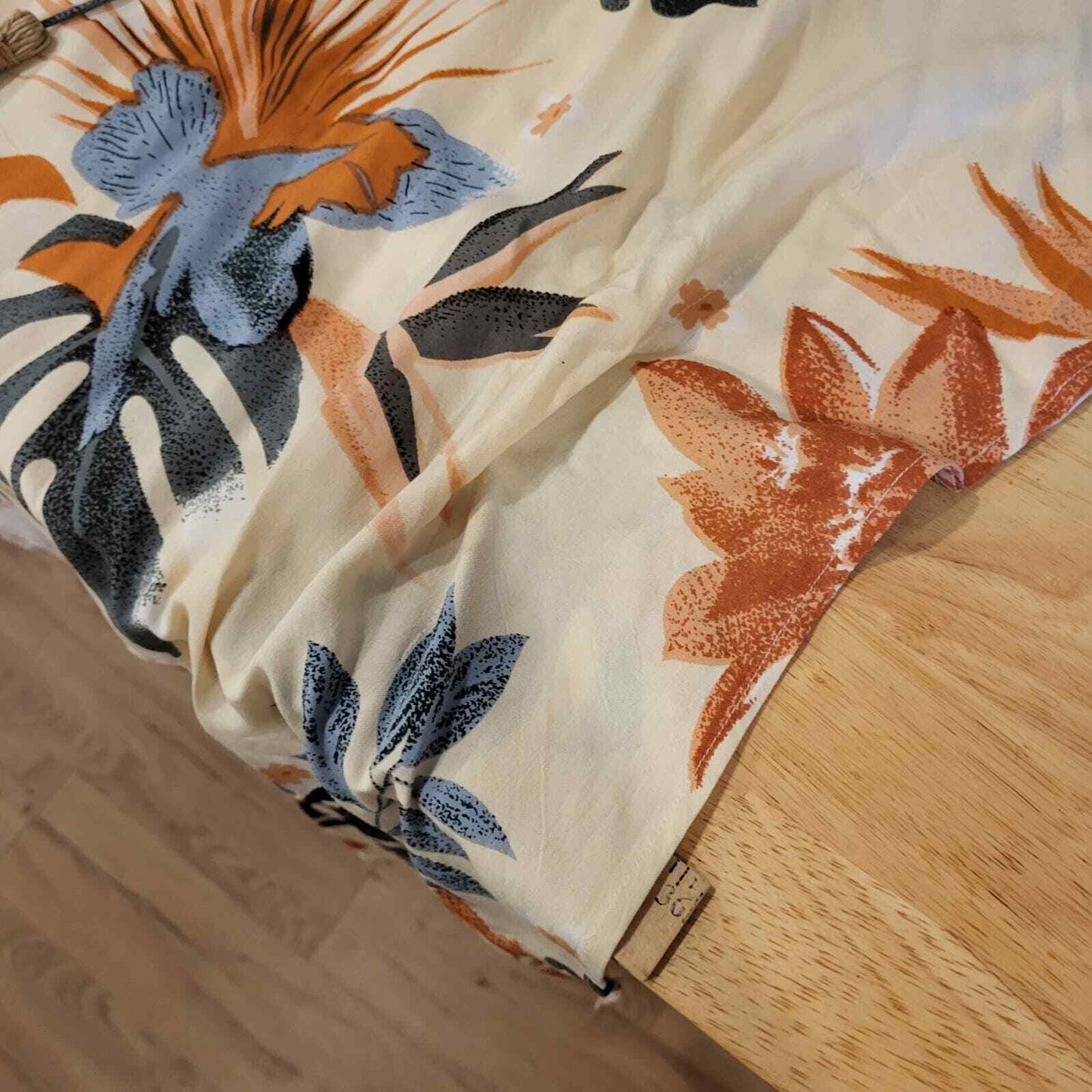 Flowey oversized fit Women's Botanical Blouse VNECK tie