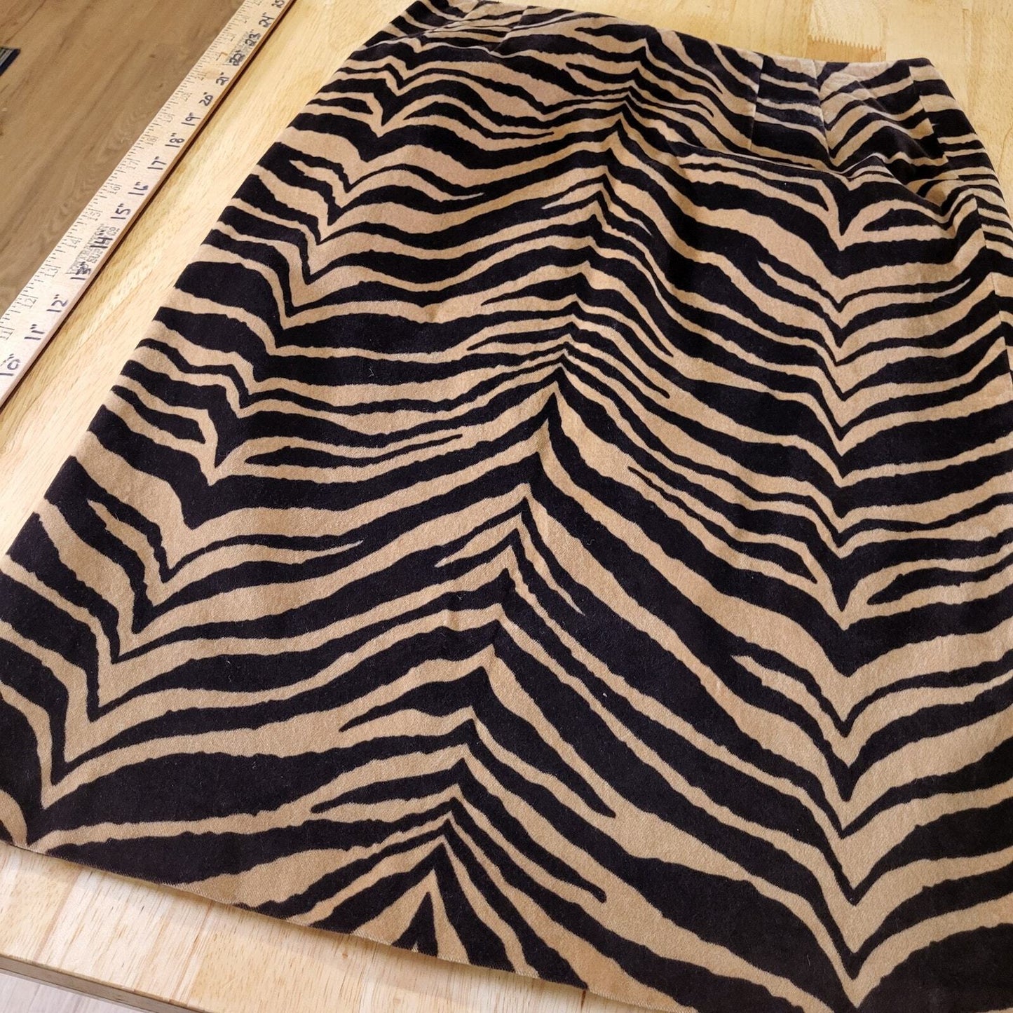 Talbots Zebra Print Microsuede Pencil Skirt Back Slit 30" Waist Stretch Size 6