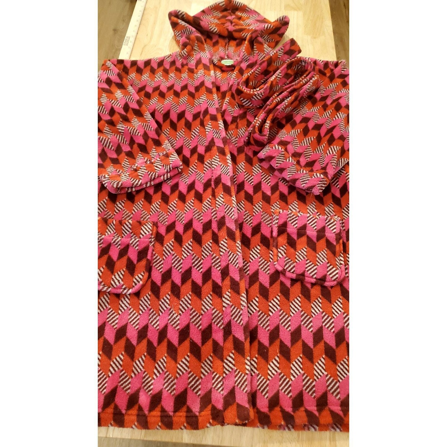 Vera Bradley Geometric Print Fleece Short Robe Pink & Red Soft