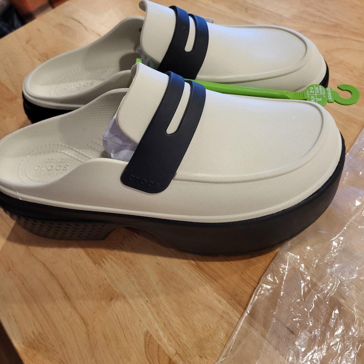 NWT Crocs Stomp Loafers Platform Black & White women's 10
