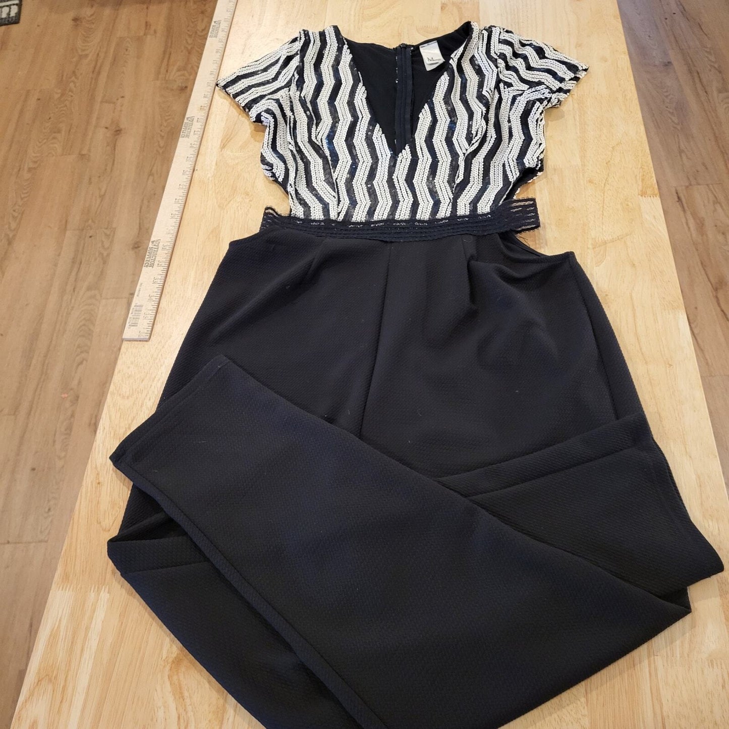 Black & White Sequin Top Cutout Waist Jumpsuit Stretchy Bottom V Neck