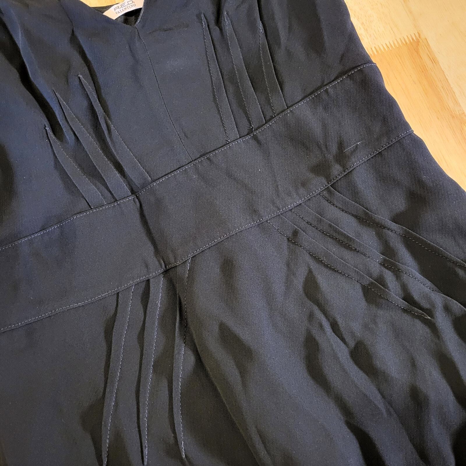 Red Valentino Crepe de Chine 38" Long 16" P2P 14" Waist 17" Hips