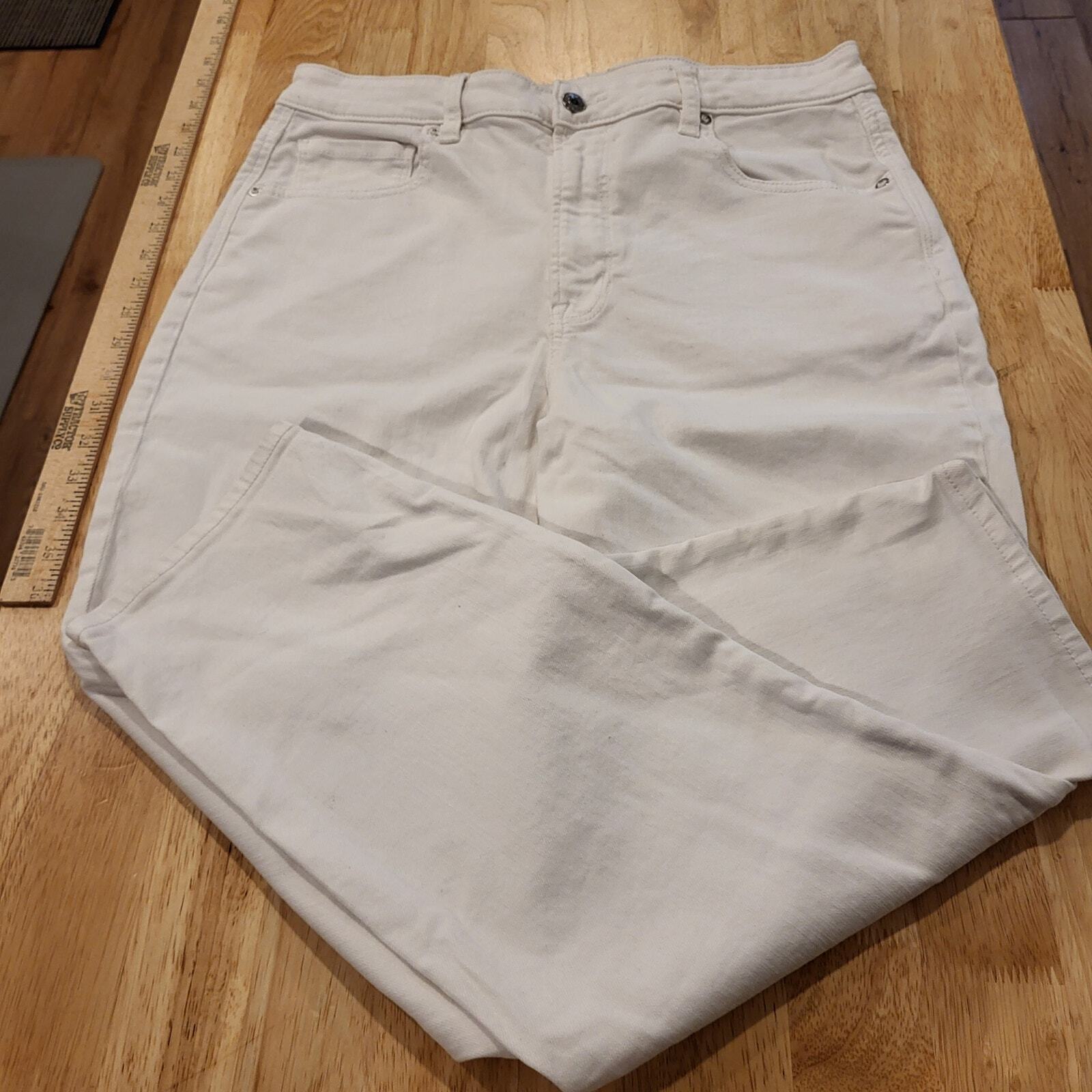 White American Eagle Outfitters Stretch Straight Leg Jeans 12 Regular