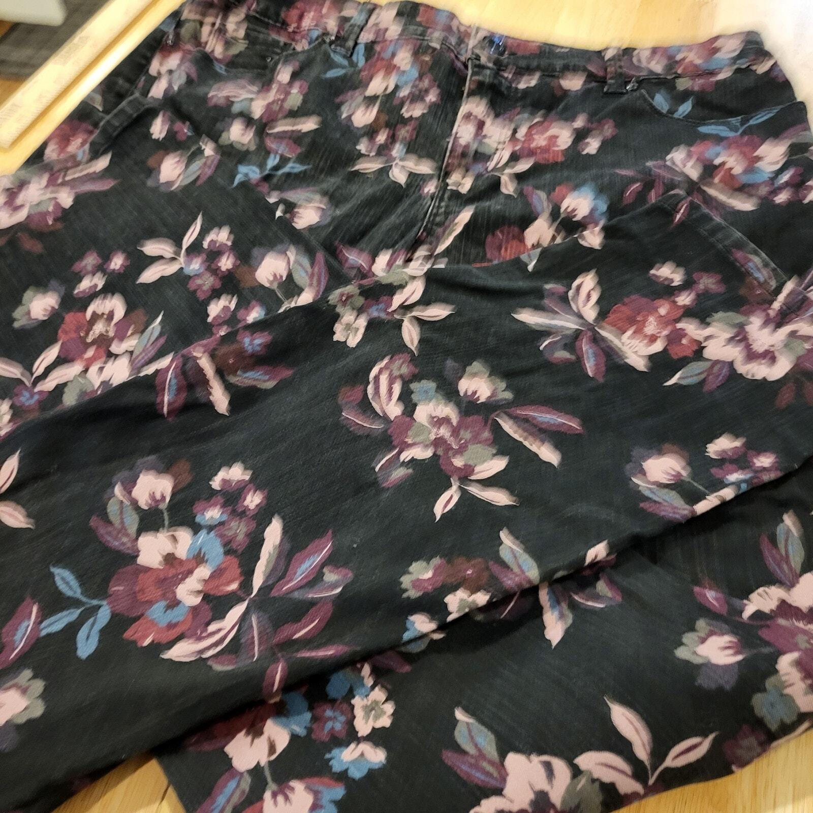 Black Background Floral Bandolino Size 12 Straight Leg Jeans Amy Pockets 