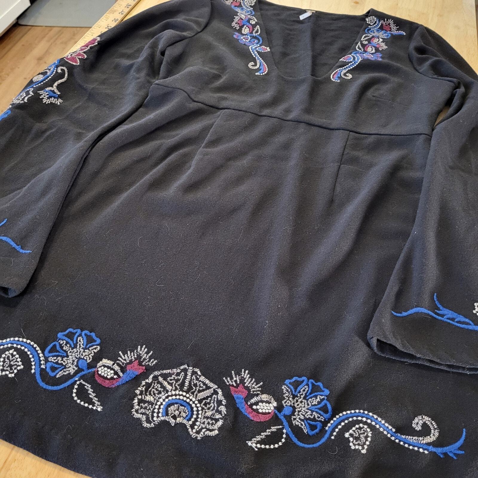 Free People Black Embroidered Knit Scoop Neck Mini Dress Long Sleeve Zip size 6