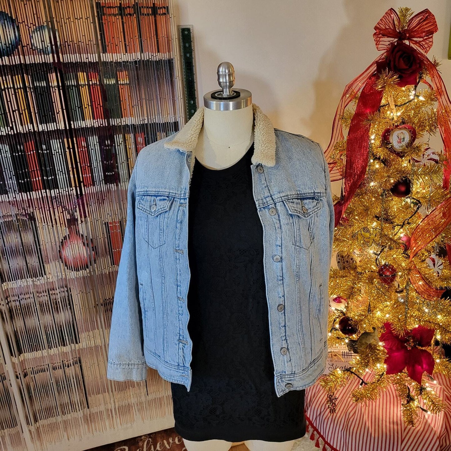 Old Navy Shearling Lined Denim Jean Jacket Size Large 