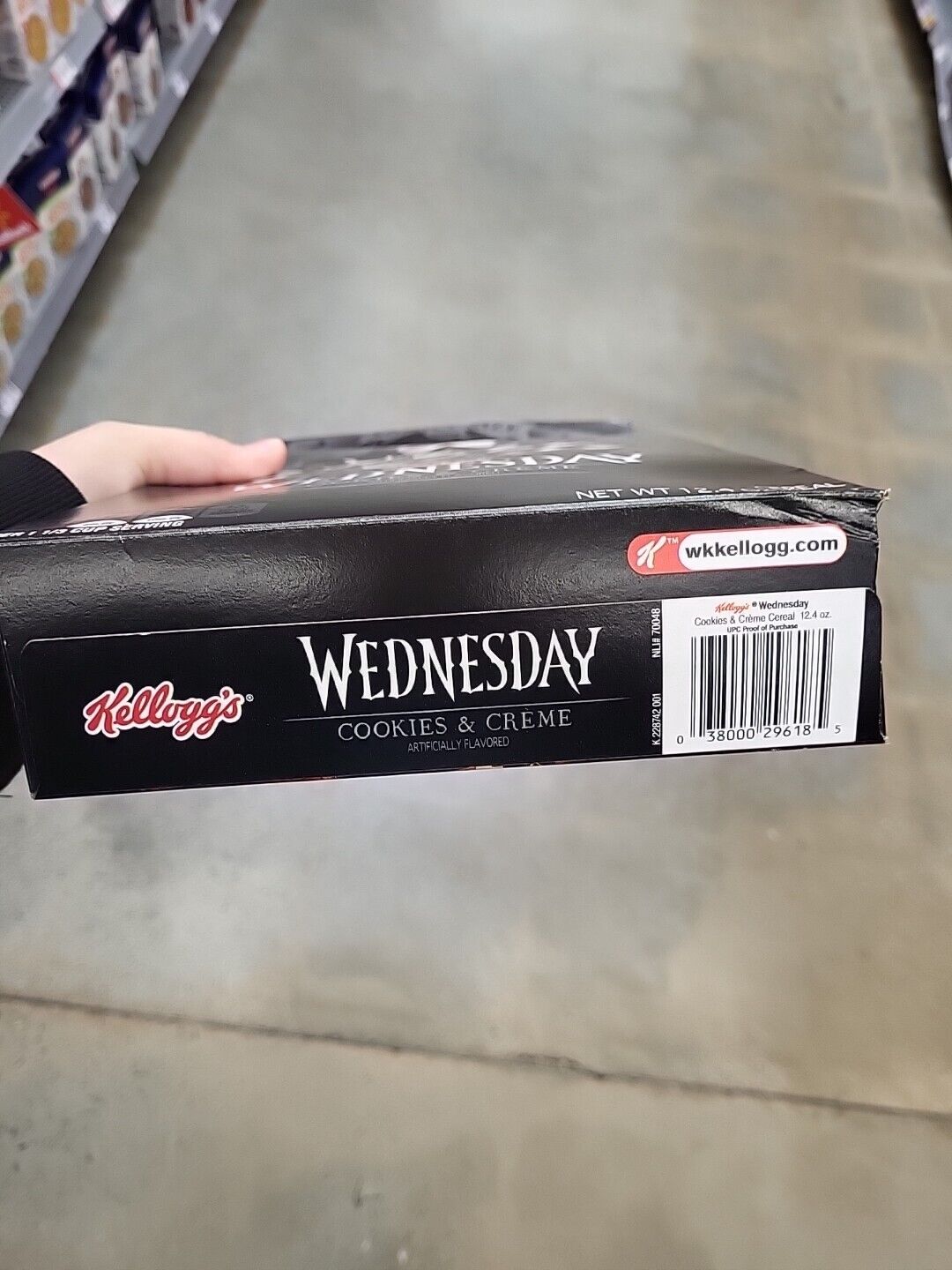 NEW KELLOGG'S FAMILY SIZE LIMITED WEDNESDAY COOKIES & CREME CEREAL 12.4 OZ BOX