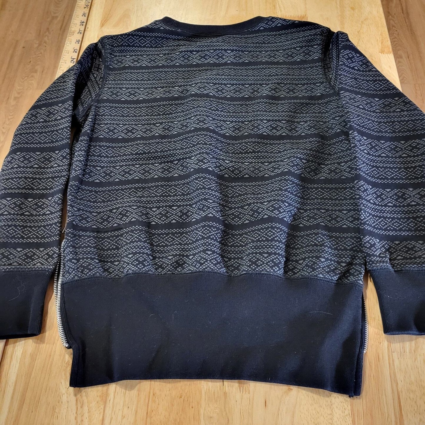 KK International Perú Sweatshirt Zipper Detail Medium Black Screen Printed 