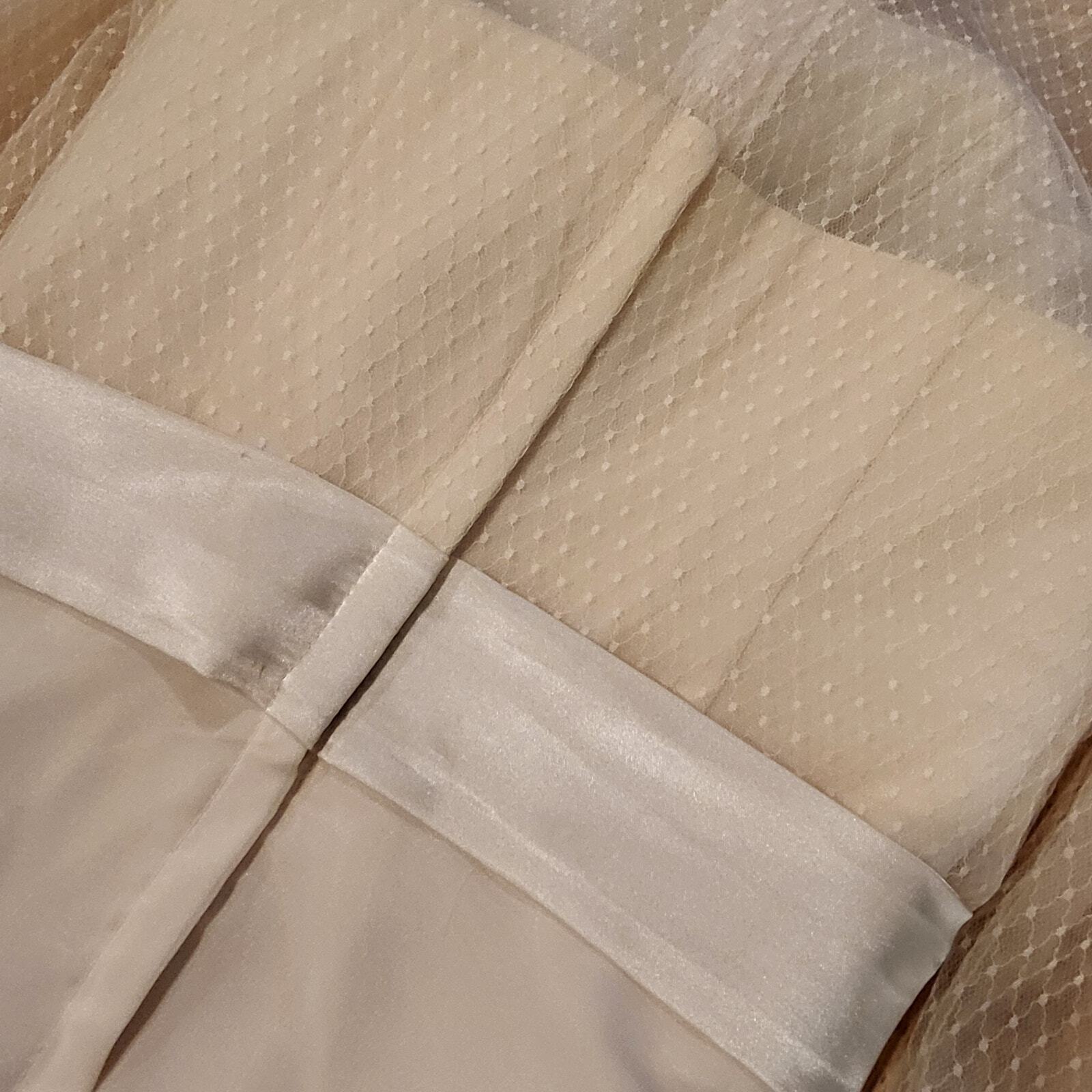 Beautiful Cream formal Wedding Gown Lace Overlay Satin Ribbon 26" waist