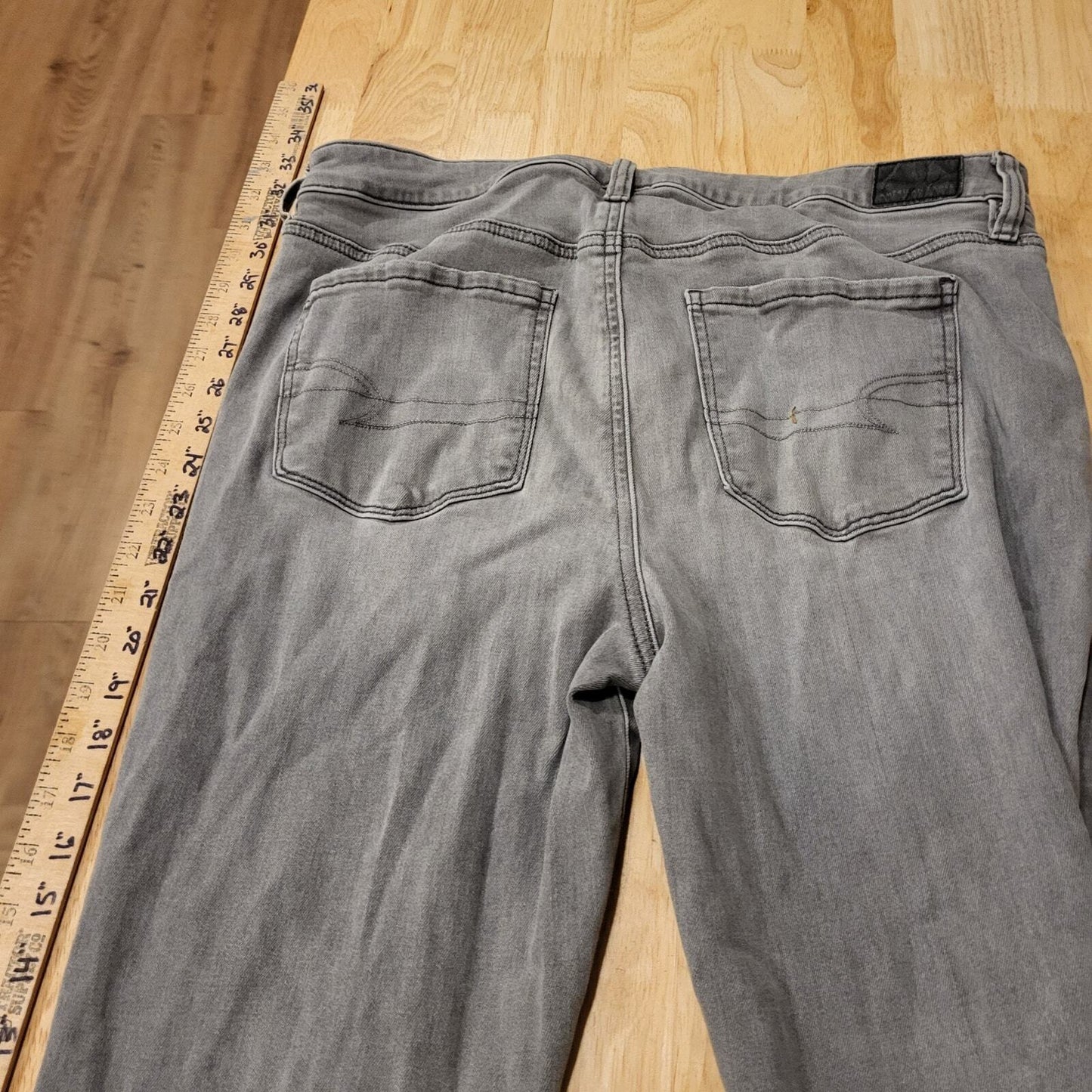 American Eagle Gray High Rise Jeggings 12 Long Distressed 41" Long 