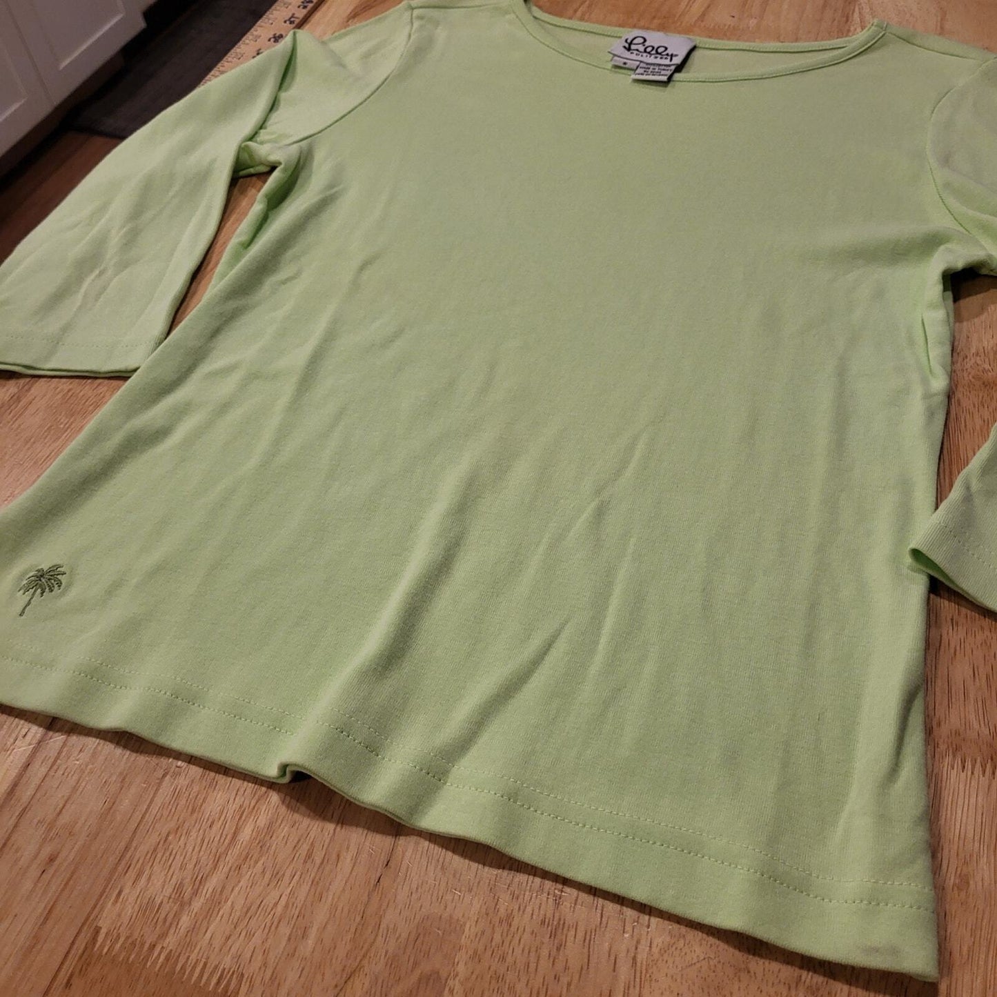 Pastel lime green Lilly Pulitzer 3/4 sleeve round neck t-shirt 100% cotton small