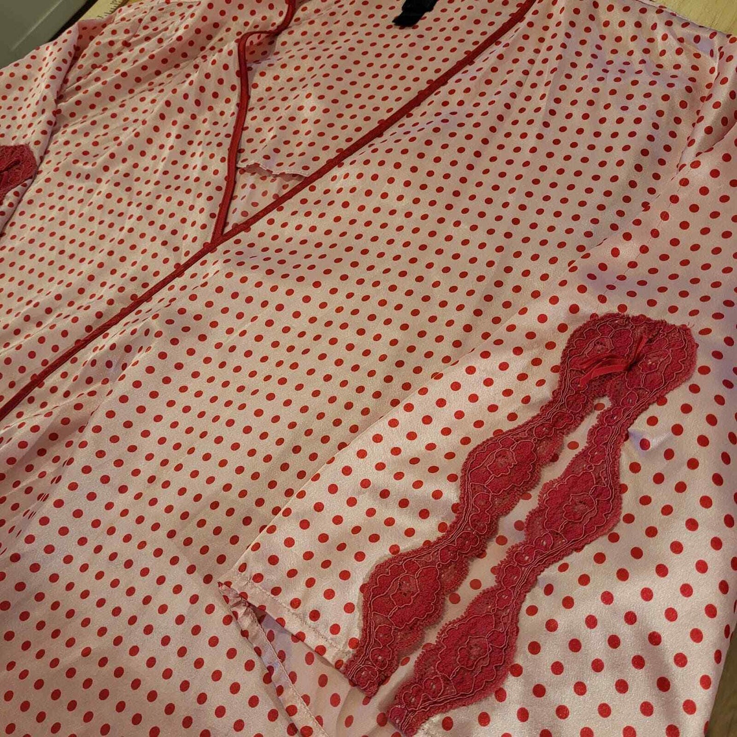 Pink & Red Polka Dot Satin Short Robe Lace Detail 26" Pit To Pit