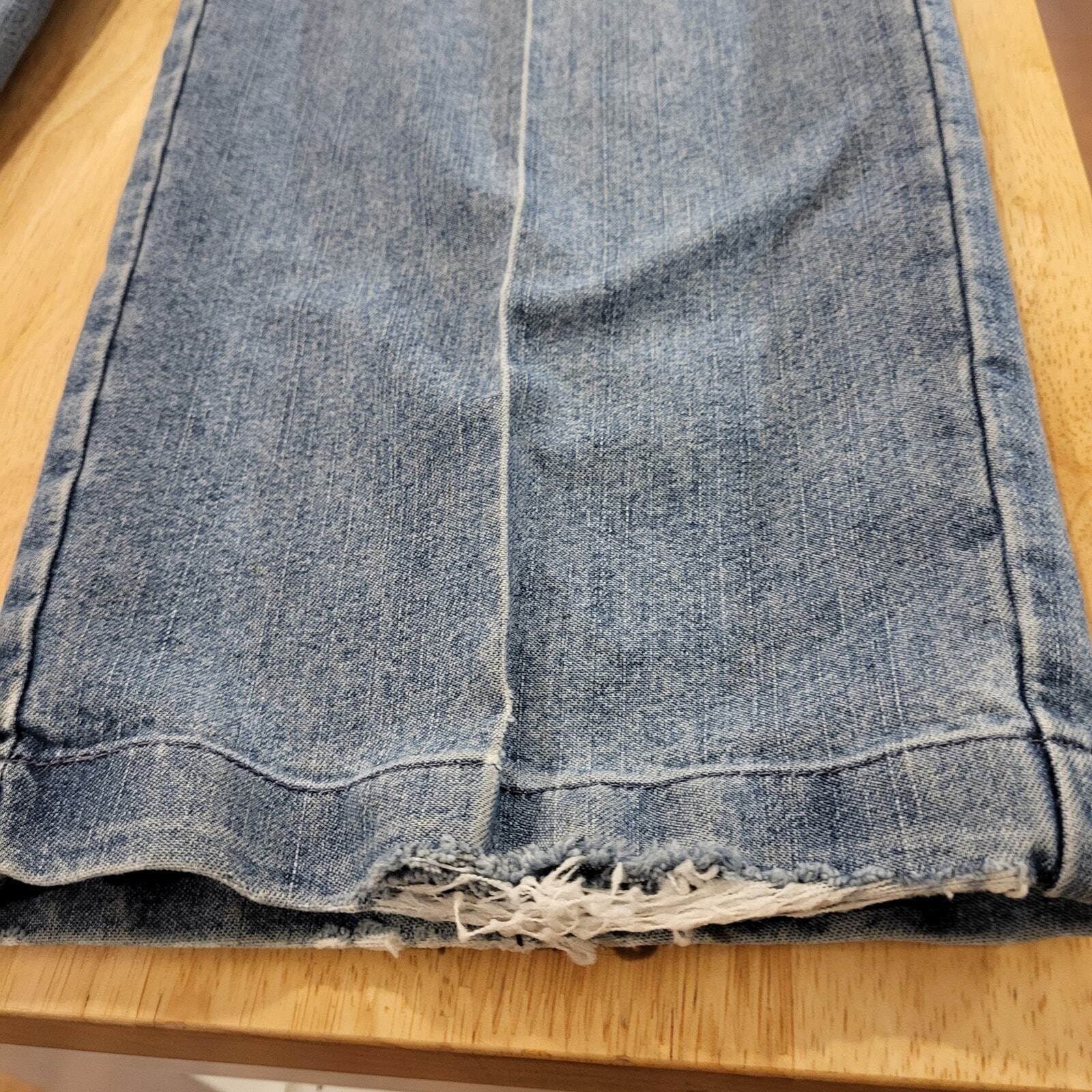 Perfectly Worn Haggar Classic Fit Comfort Waist Jeans 36X30 Cotton Blend