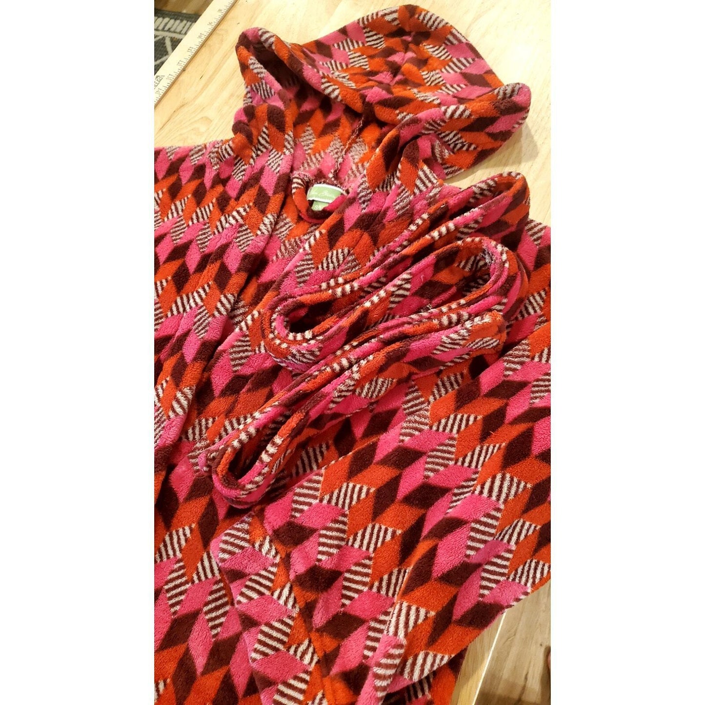 Vera Bradley Geometric Print Fleece Short Robe Pink & Red Soft